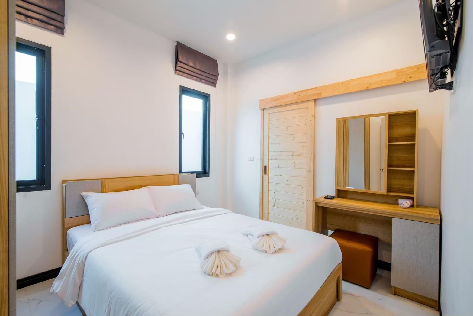 HR15063 บ้านพักติดทะเล The Blue Sky Villa Pranburi