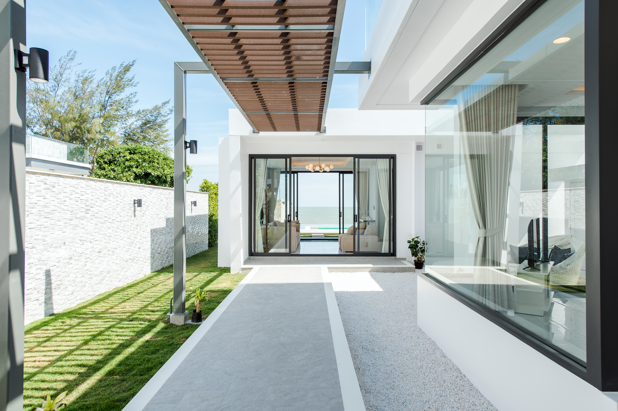 HR15066 บ้านพักติดทะเลหัวหิน The Casa Rocca Beach Villa HuaHin