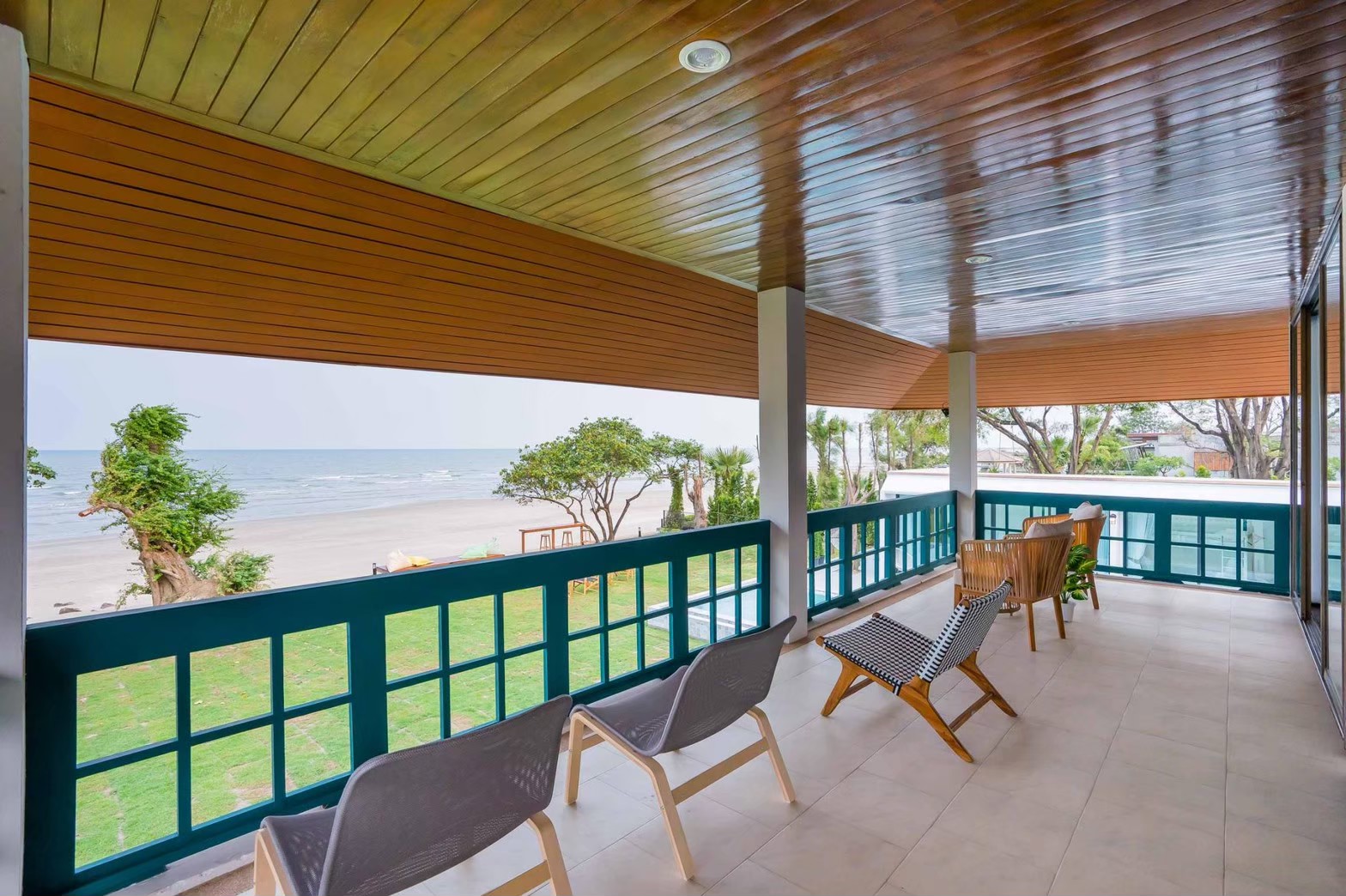 HR15050 บ้านพักติดทะเล The Century Beach Villa Cha Am