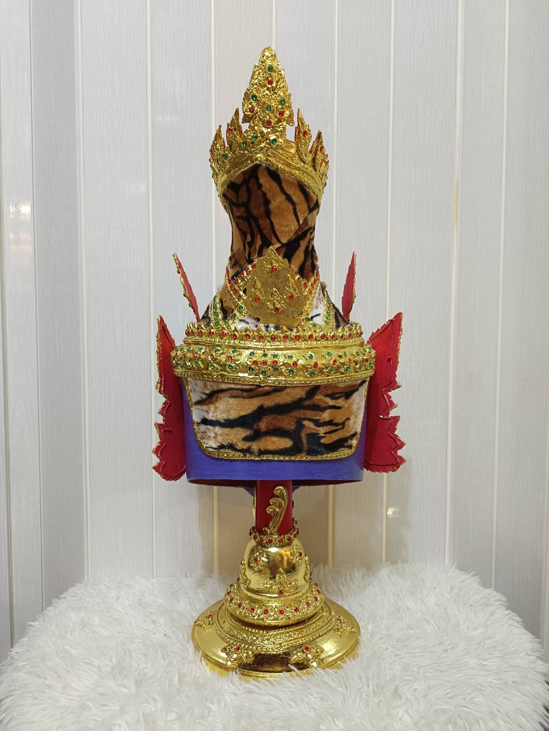 เศียรพ่อแก่ ปู่ฤาษีนารายณ์ ขนาดครอบ พร้อมฐานไม้สีแดง