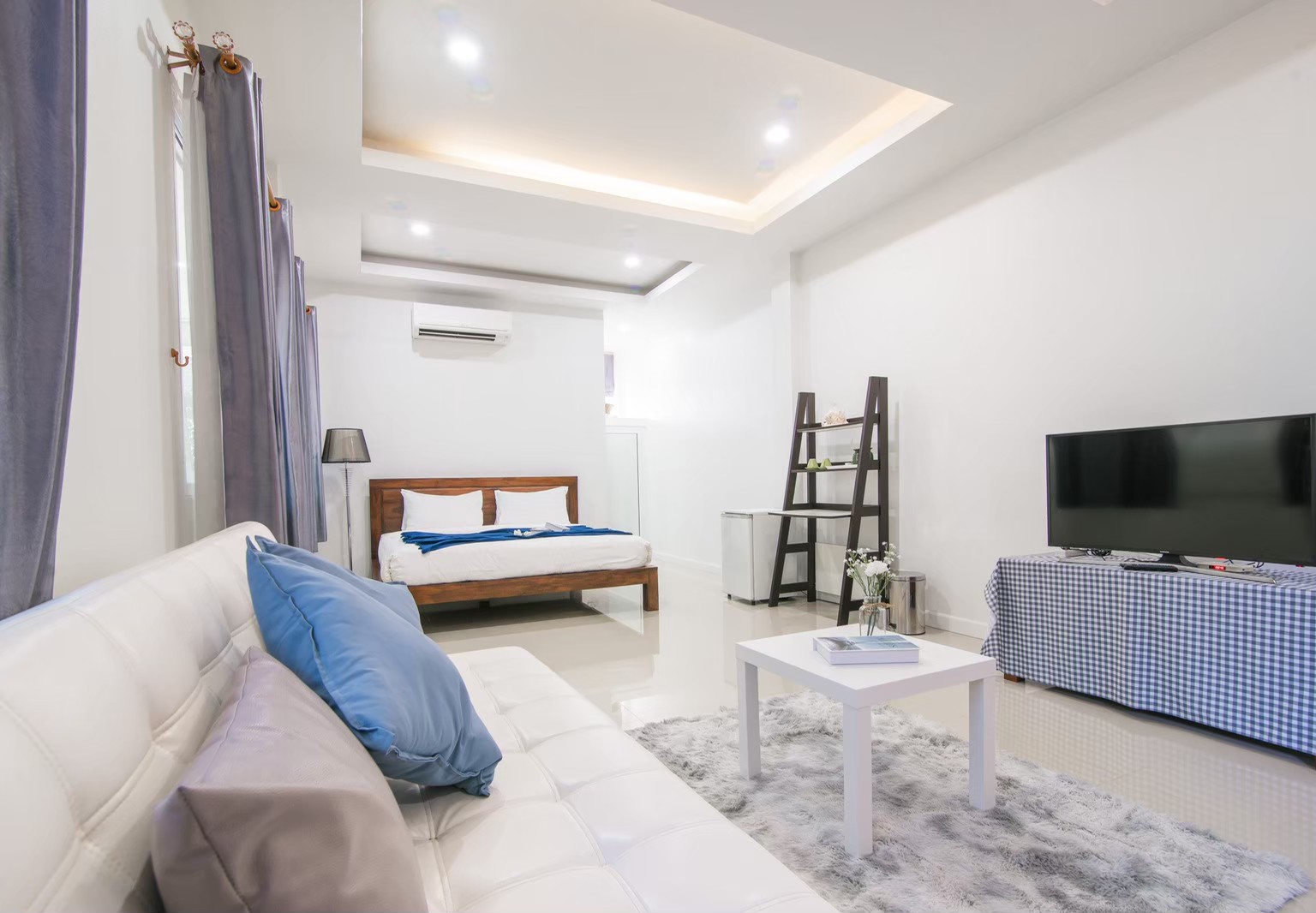 HR15045 บ้านพักติดทะเล The Moon Beach Villa