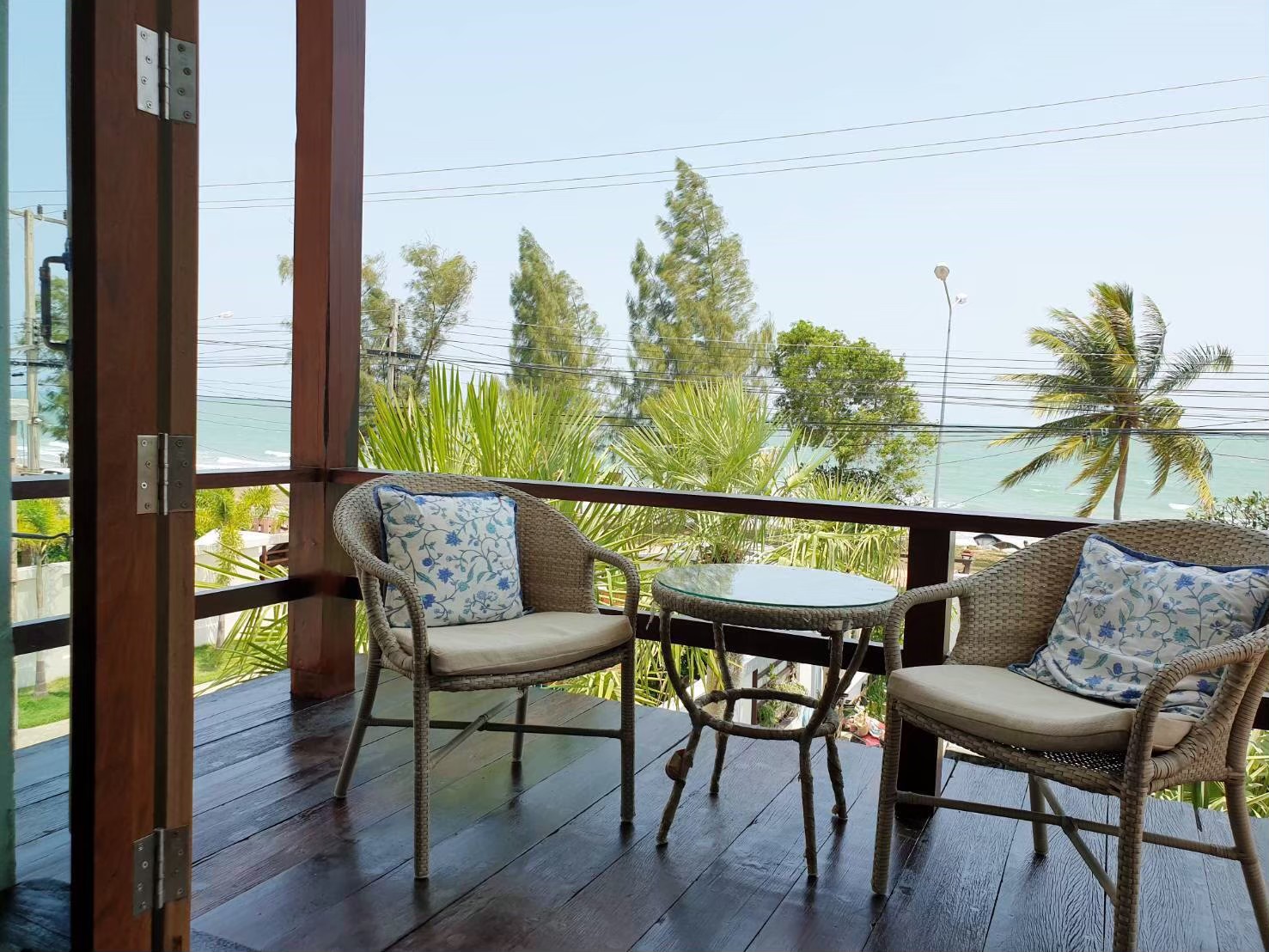 HR15054 บ้านพักติดทะเลปราณบุรี The Khirin villa