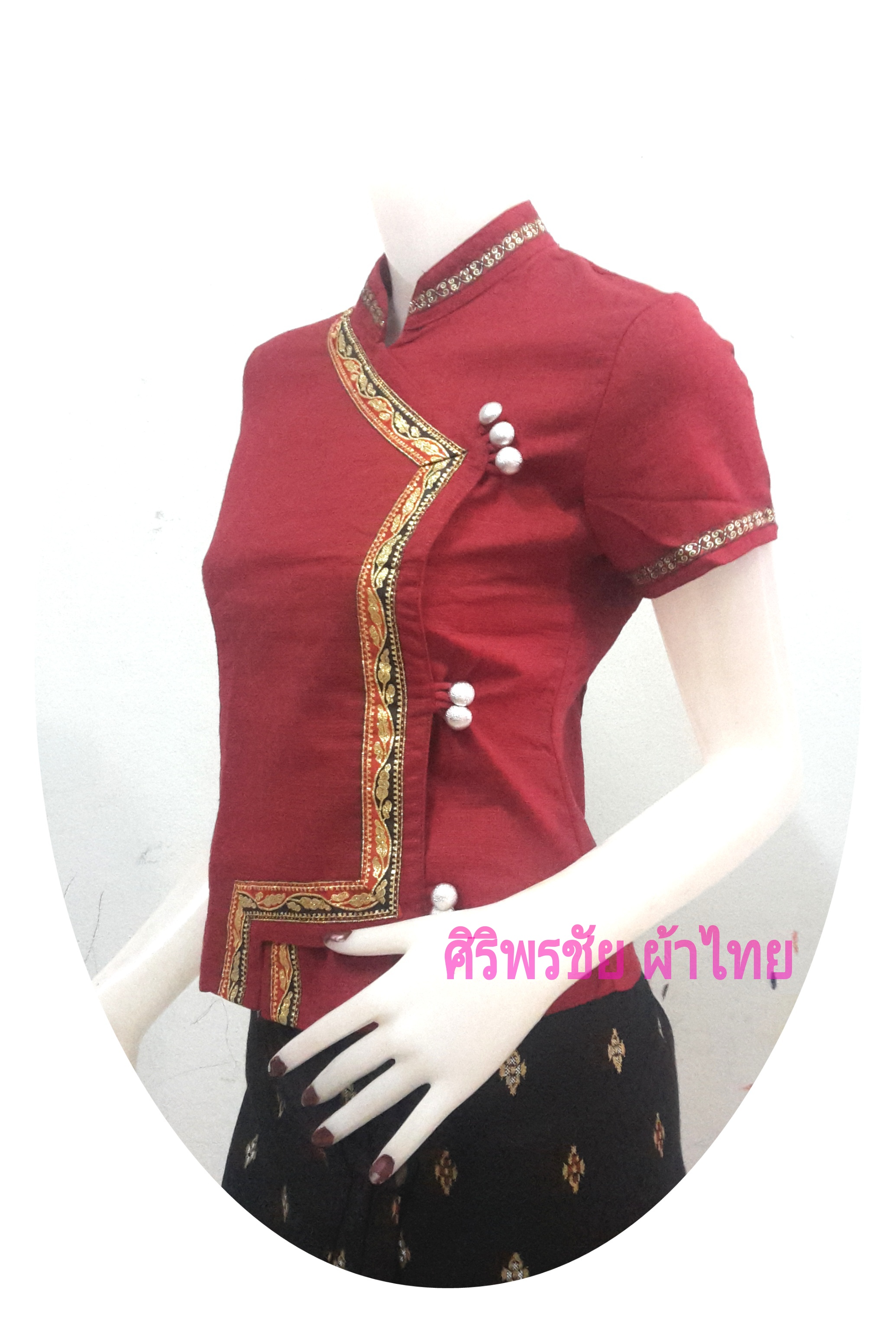 #เสื้อผ้าไทยพื้นเมือง #เสื้อผ้าฝ้ายคอจีนสีแดง #เสื้อทำงานผ้าไทยสีแดง #เสื้อผ้าฝ้ายสีสไตน์วัยรุ่นสีแดงแต่งกุ้นเงิน