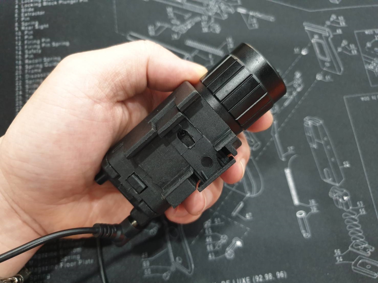 (clap)...สินค้าใหม่ค่ะ 🎯🎯 ไฟฉายเลเซอร์ #M6 🌙 ตัวเรือนผลิตจาก Polymer เกรดคุณภาพ 🌙 หลอด LED ความสว่าง 200 Lumens 🌙 3 โหมด : ไฟฉาย /ไฟฉาย+เลเซอร์/เลเซอร์ 🌙 ใช้ได้กับทั้งปืนสั้นและยาว 🌙 มีสวิตซ์หางหนู ส