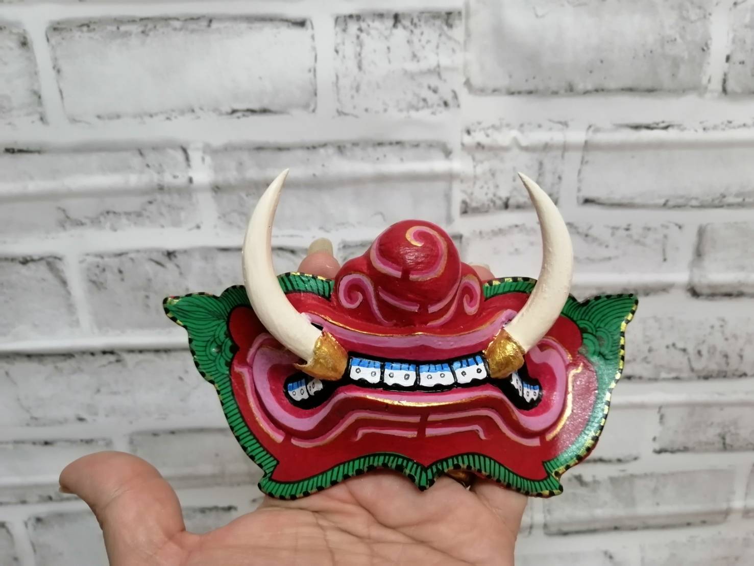 หน้ากากยักษ์