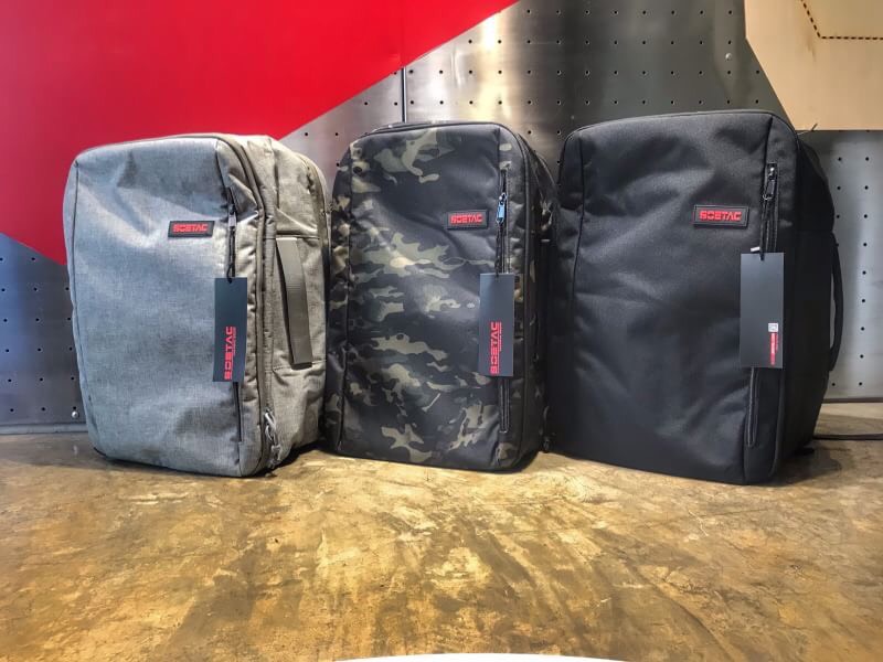 กระเป๋าเป้ ยี่ห้อSotac รุ่น Jumbo Range คุณสมบัติ : วัสดุทำจาก ผ้า900D กระเป๋าสำหรับลงสนามซ้อมยิงปืน โดดเด่นด้วยช่องเก็บของมากมาย มีช่องสำหรับเก็บปืนสั้นได้2กระบอก ตัวกระเป๋ามีการบุฟองน้ำกันกระแทรกในดีเยี่ยม มี6สีให้เลือก สีดำ สีเทา สีมัลติแคมดำ Red Thund