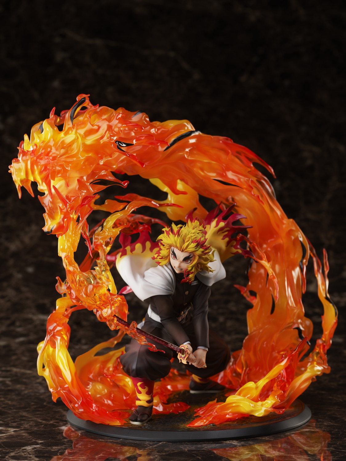 เปิดจอง : Demon Slayer: Kimetsu no Yaiba Kyojuro Rengoku 1/8scalefigure