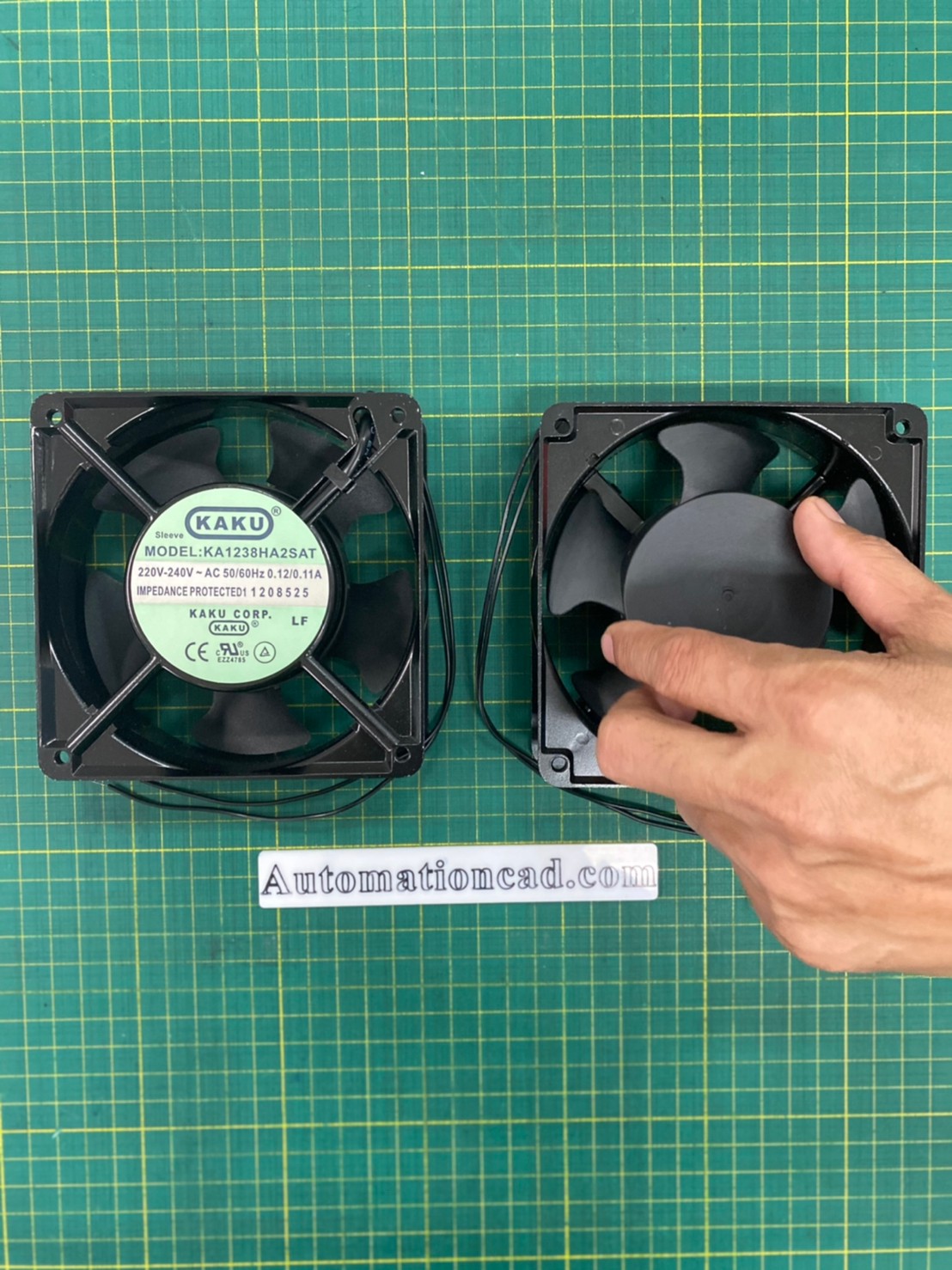 พัดลมระบายอากาศ KAKU ขนาด 4.5 นิ้ว 220-240VAC ลูกปืนแบบ Sleeve