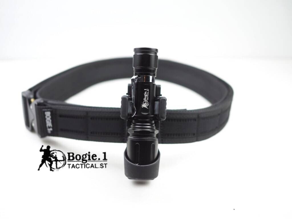 New. Bogie1 ซองไฟฉายโพลิเมอร์ รุ่น Lock 360 มีตัวล็อก แน่นกริ๊บ ไฟฉายไม่ร่วงหล่น หมุนปรับระดับได้ 360 องศา ร้อยเข็มขัดได้ทุกขนาด (ปรับขนาดได้) ร้อยกระเป๋า / ติดเสื้อเกราะ ได้