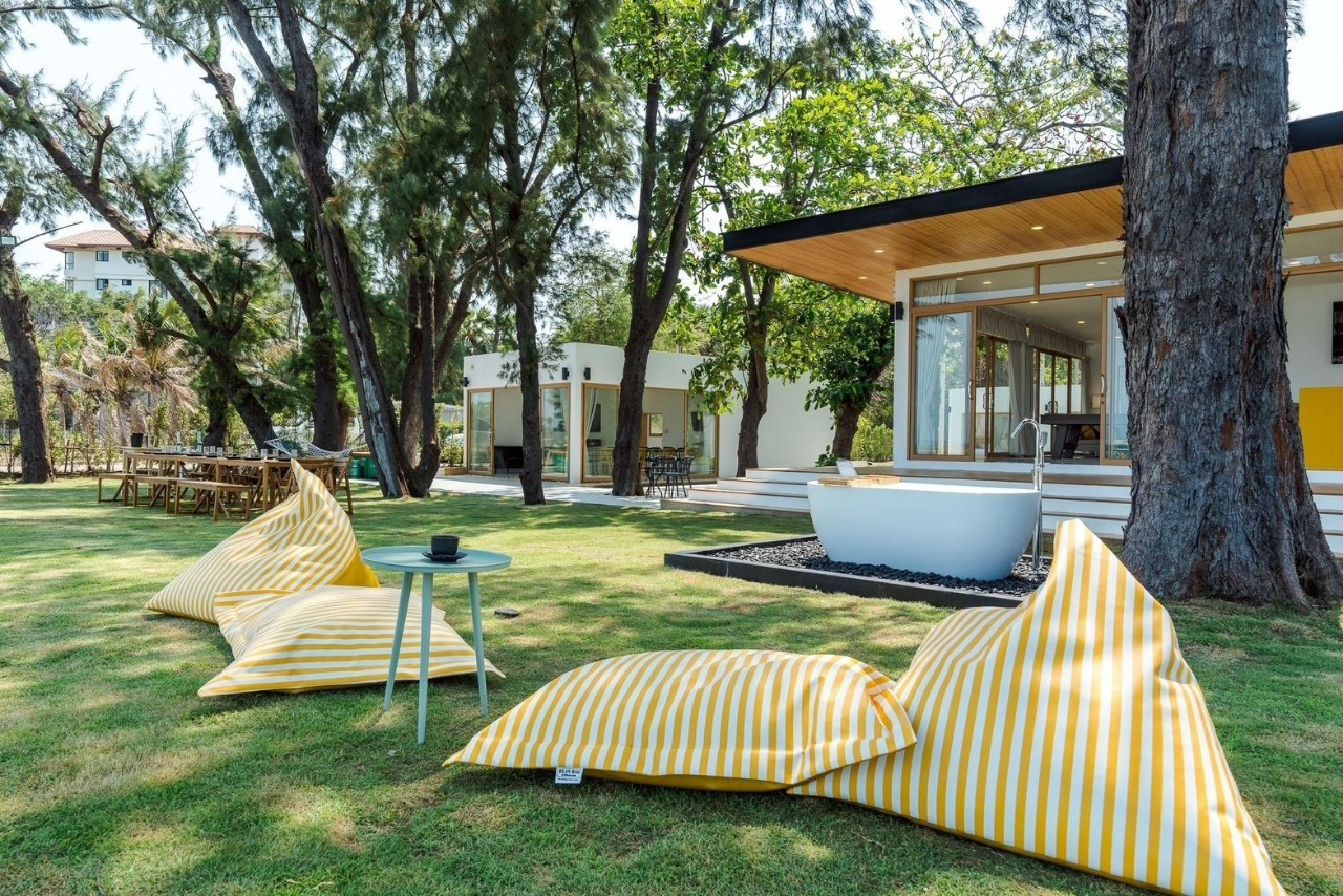 HR15080 The Bristol Beach Huahin Pool villa