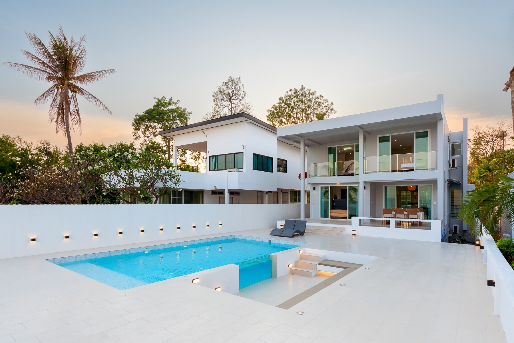 HR15070 บ้านพักติดทะเล The Gina Beach Villa Pranburi