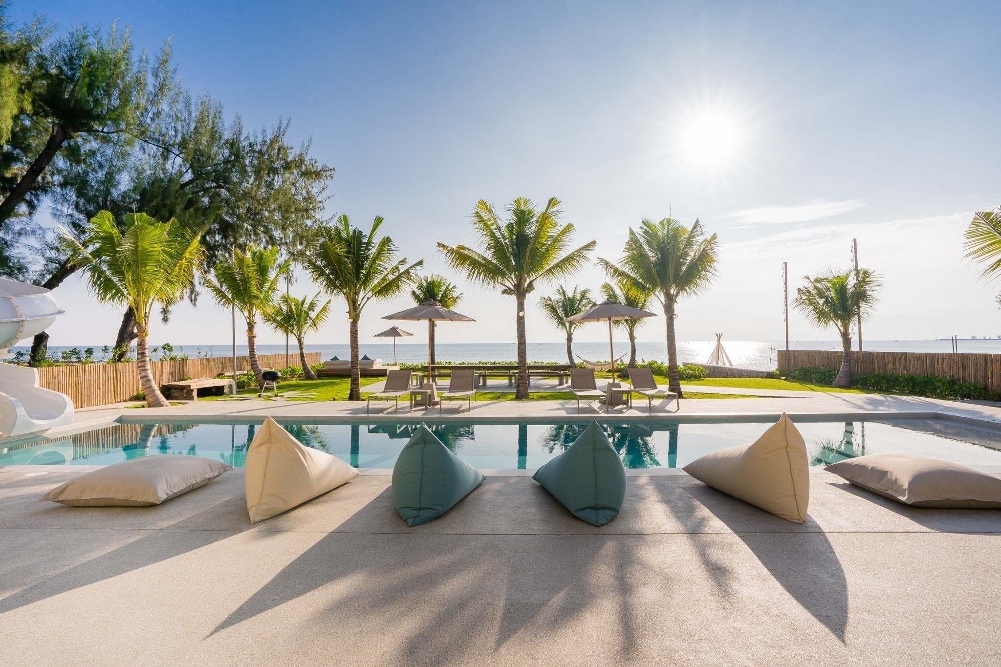 HR15083 บ้านพักติดทะเลหัวหิน The Rest Beachfront Hua Hin Pool Villa