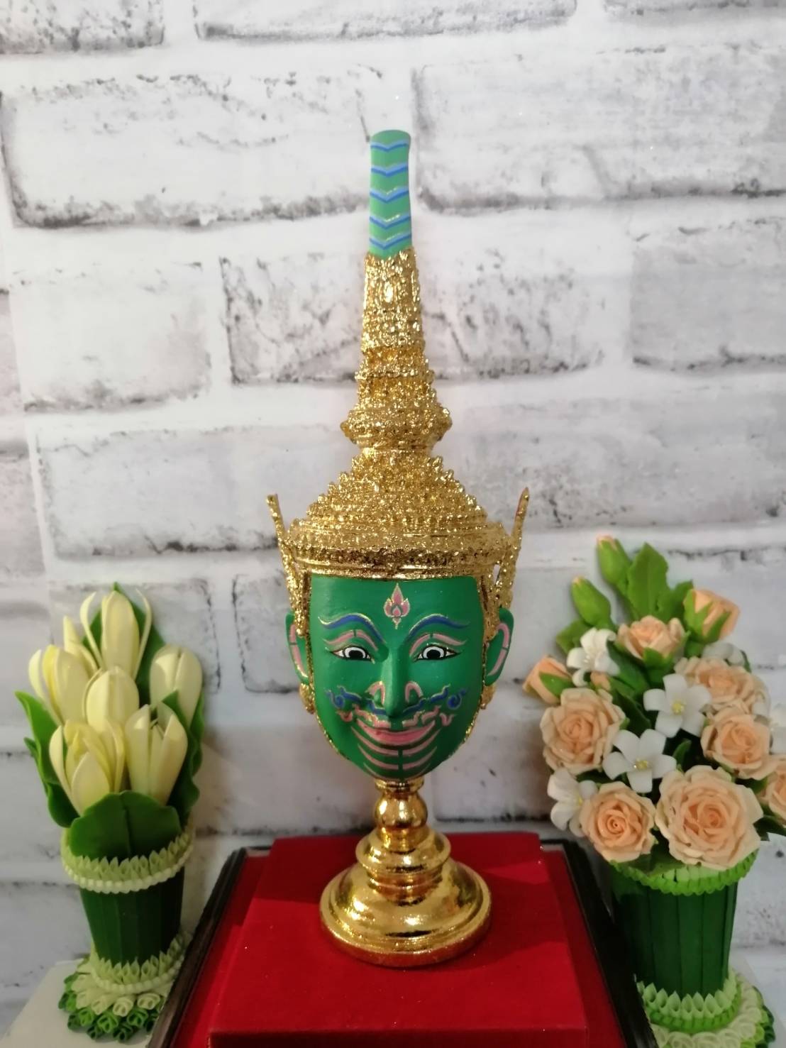 พระอินทร์ ขนาดกลาง เรซิ่นปิดทอง พร้อมฐานปิดทอง