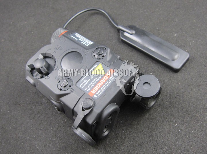 AN/PEQ-15 Laser Aiming Device With Flashlight (BK)prev next