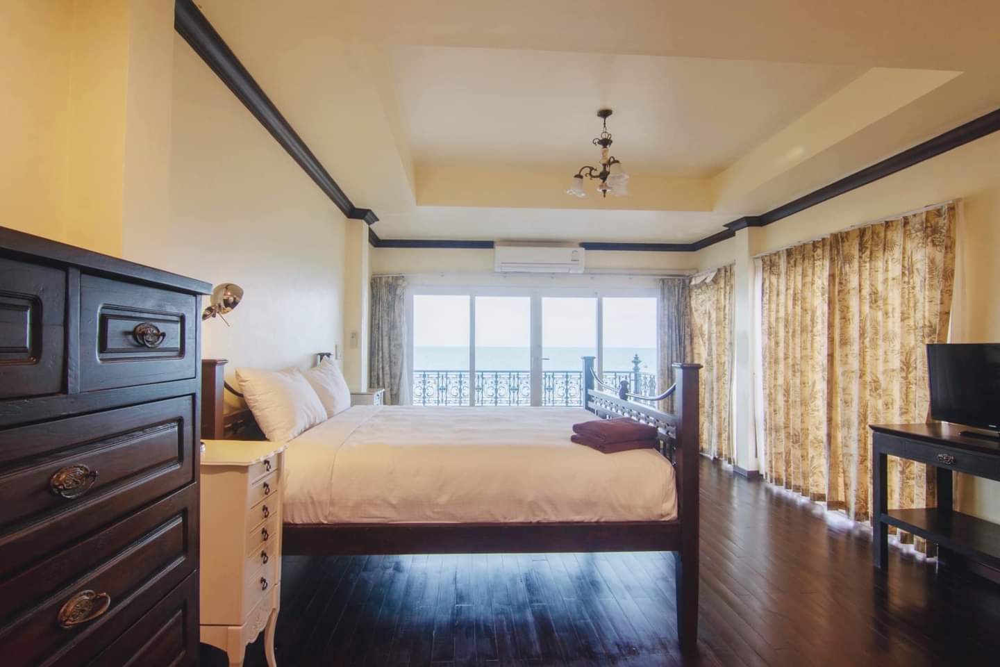 HR15007 บ้านพักติดทะเล บลูร็อค วิลล่า แอทปราณฯ บ้านเดี่ยวติดทะเล สระส่วนตัว เดินลงทะเลได้เลย