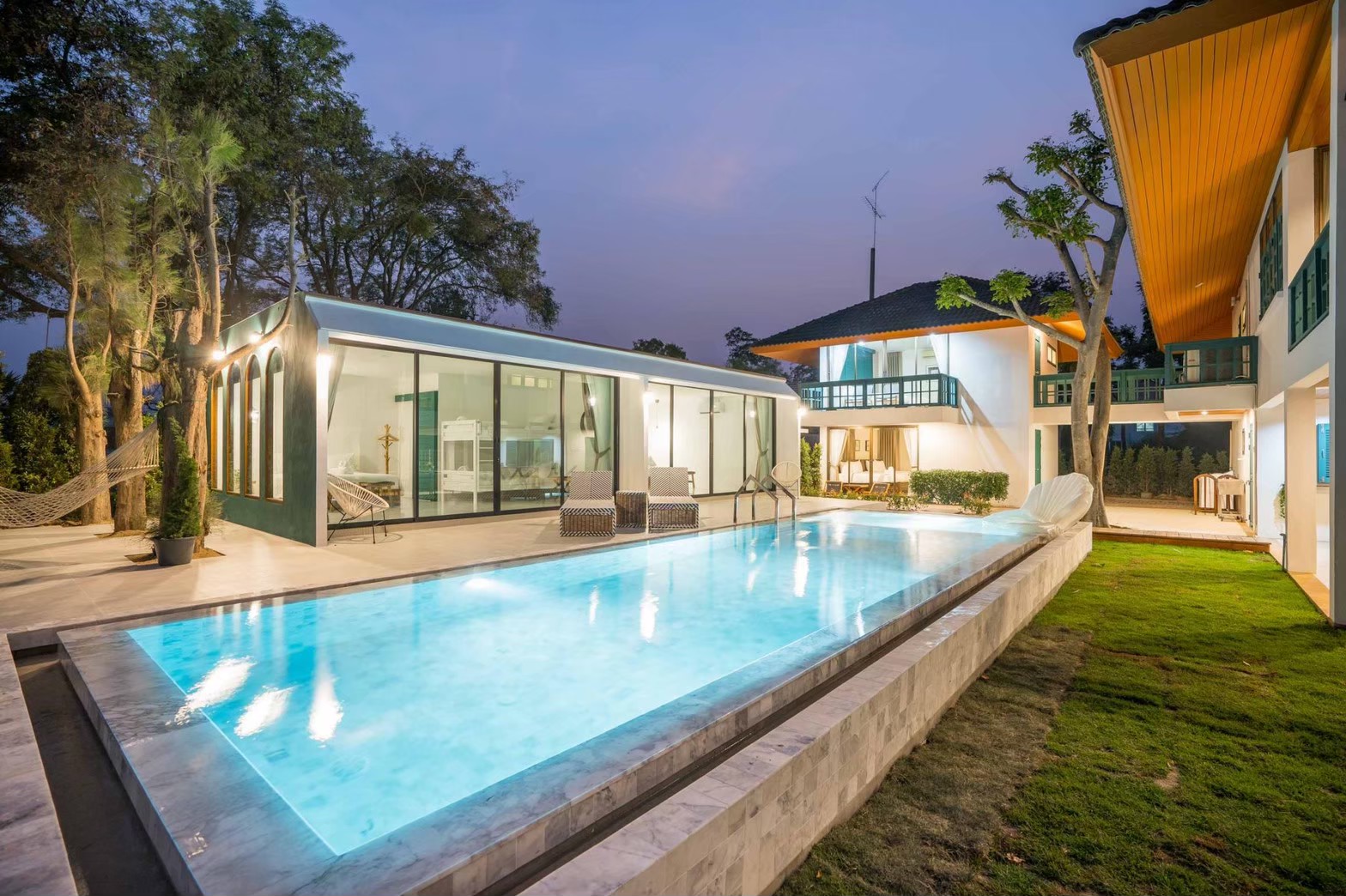 HR15050 บ้านพักติดทะเล The Century Beach Villa Cha Am