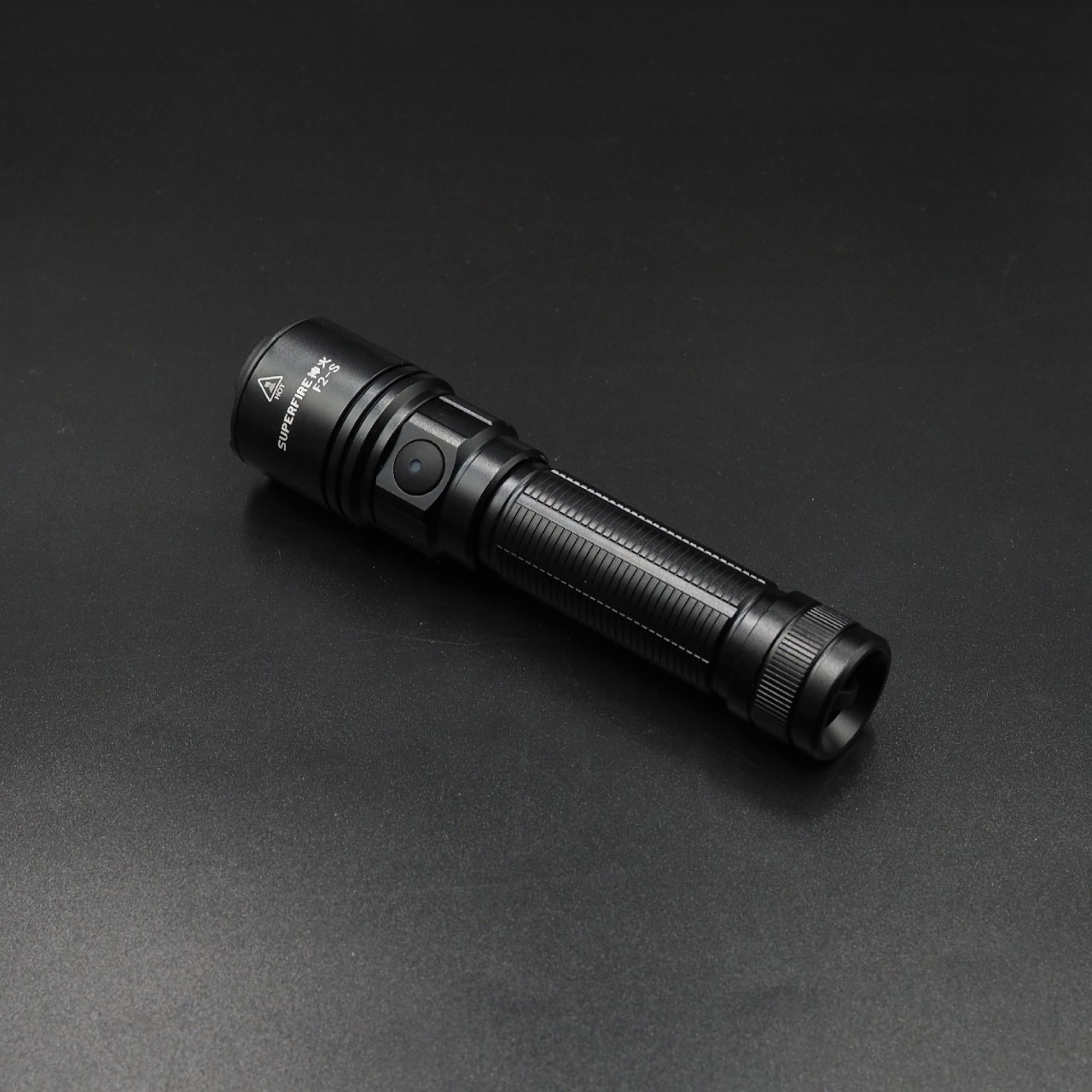 New. New.ไฟฉาย Supfire รุ่น F2-S 🔦 ตัวเรือนผลิตจาก 6061-T6 aviation aluminum 🔦 หลอด CREE XPE LED 15W 🔦 ความสว่างสูงสุด 700 Lumens 🔦 ระยะส่องสว่าง 220 เมตร 🔦 ใช้งานได้ยาวต่อเนื่องนาน 4 ชั่วโมง 🔦 ขนาดไฟฉาย 132