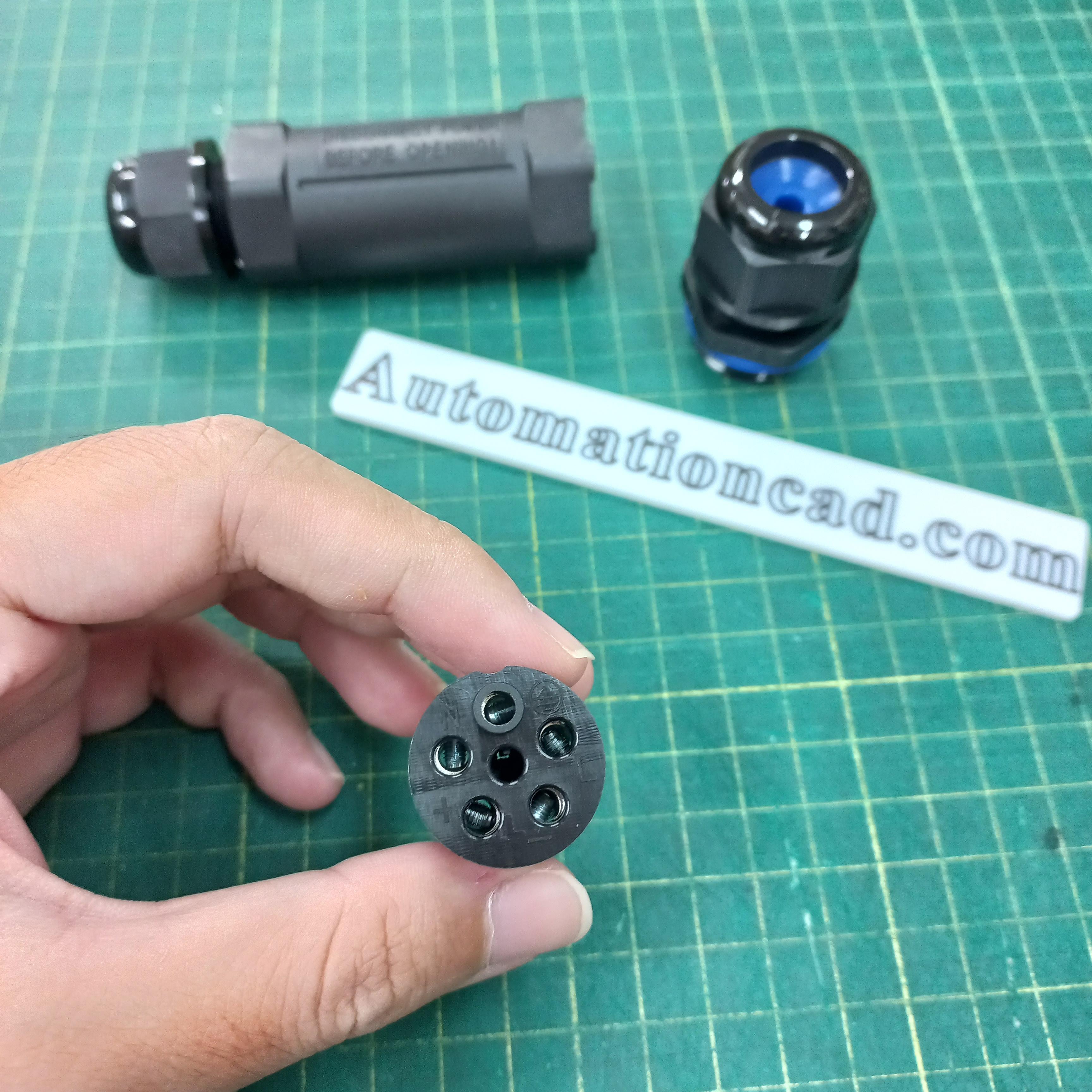 ข้อต่อสายไฟกันน้ำ ใช้กับสายไฟ ขนาด 0.5 ถึง 2.5 mm² 5 เส้น แบบขันน็อต