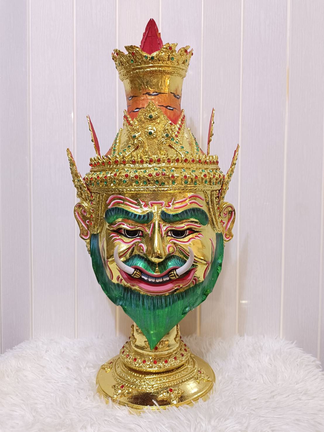 เศียรพ่อแก่ ฤาษีเพชรฉลูกัณฐ์ ขนาดครอบ พร้อมฐานไม้อัดสีแดงฟรี