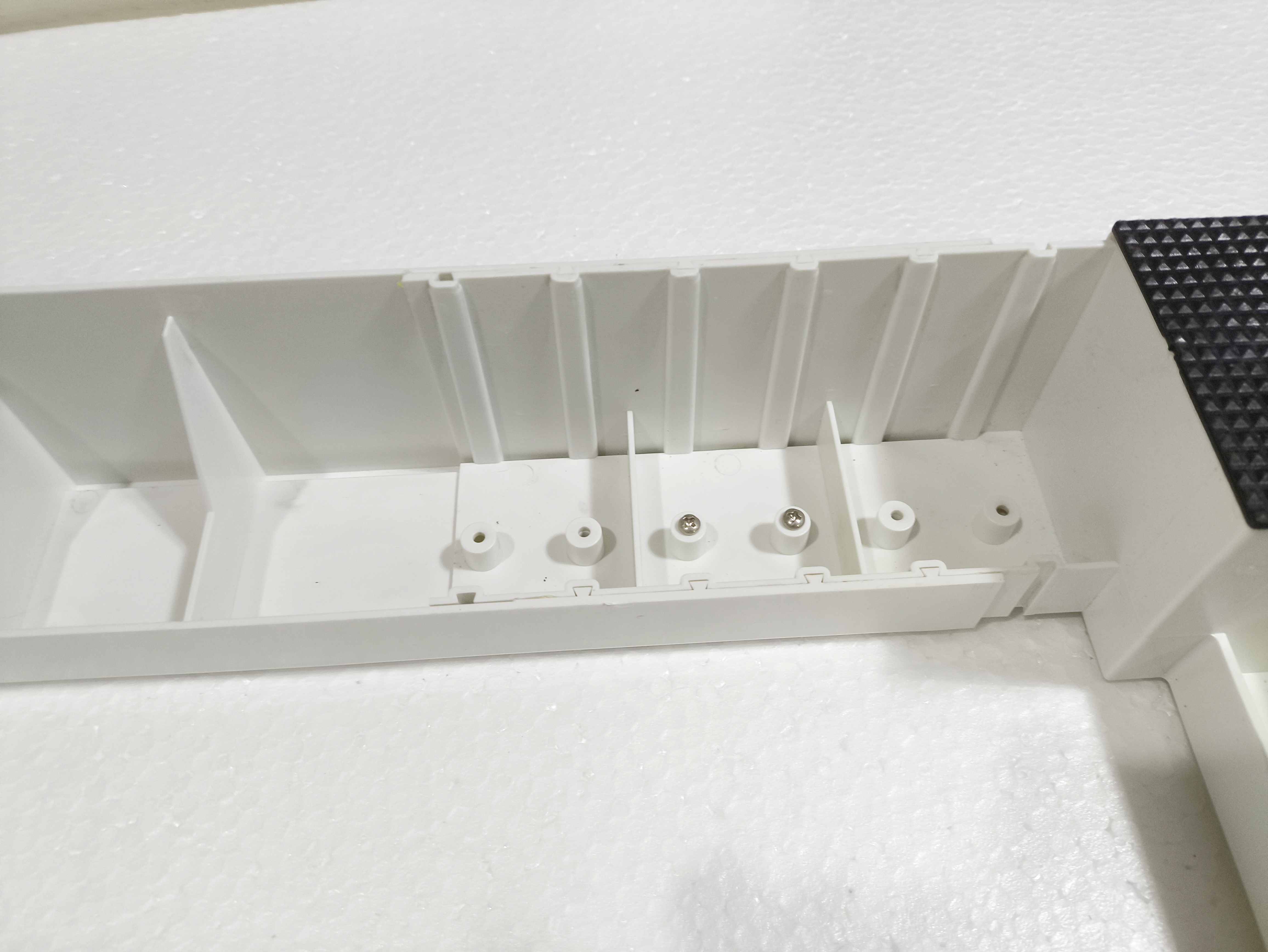 ฐานรองเครื่องซักผ้าฝาหน้าLG ของใหม่ ของแท้ แข็งแรงรับน้ำหนักได้มาก Size 550 mm.