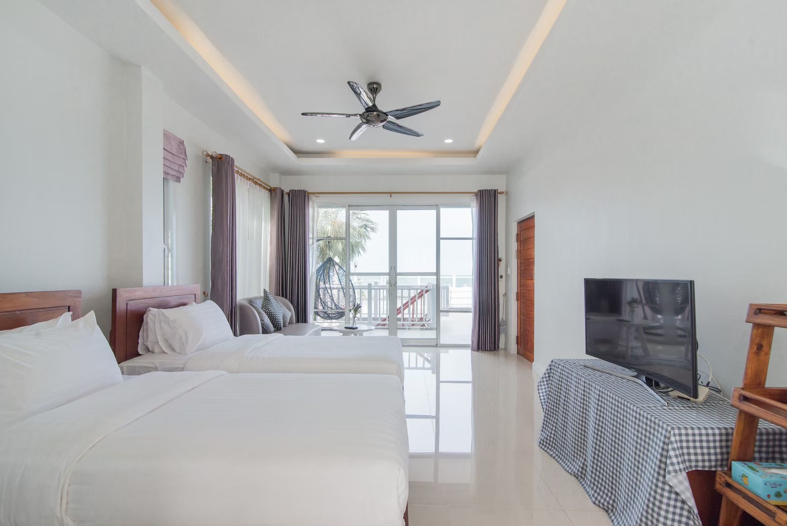 HR15045 บ้านพักติดทะเล The Moon Beach Villa