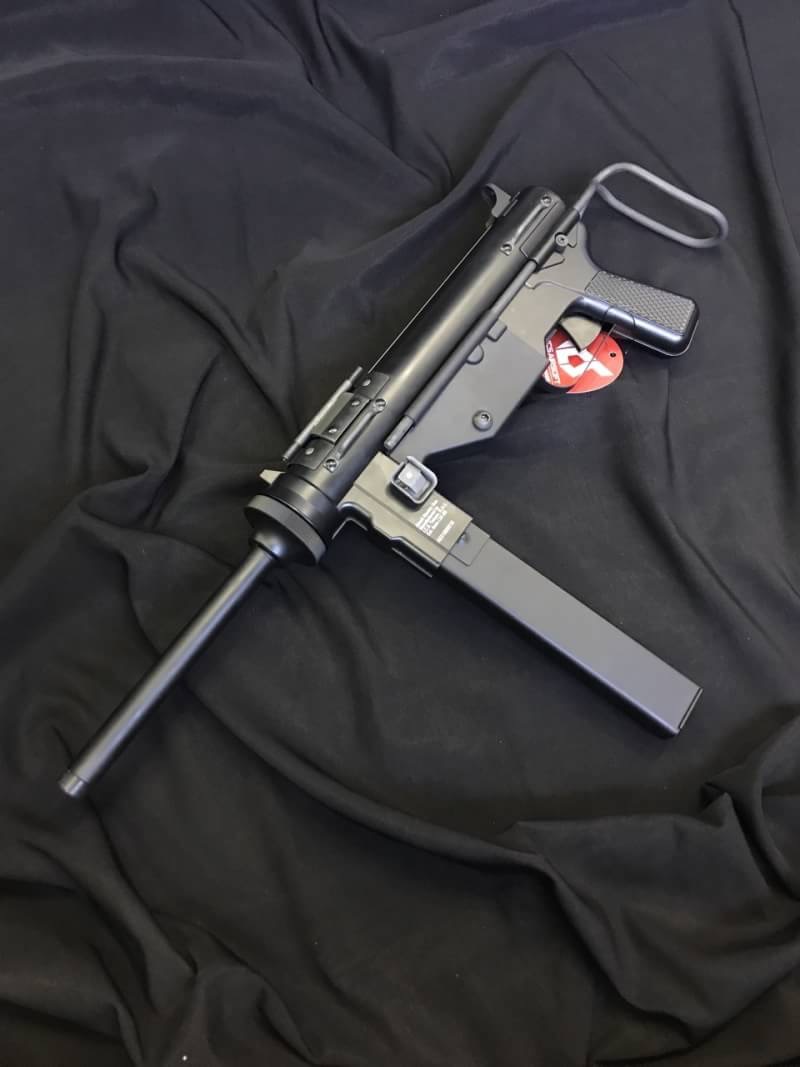ICS M3 GREASER SUBMACHINE AEG (ICS-200) ICS M3 Greaser Submachine AEG (ICS-200) -- Fully Automatic Shooting mode -- Metal & Standard Industrial Plastic Construction -- ICS M3 (World War II) Series -- 430rds Loading Capacity High-Cap Magazine -- Metal Retr