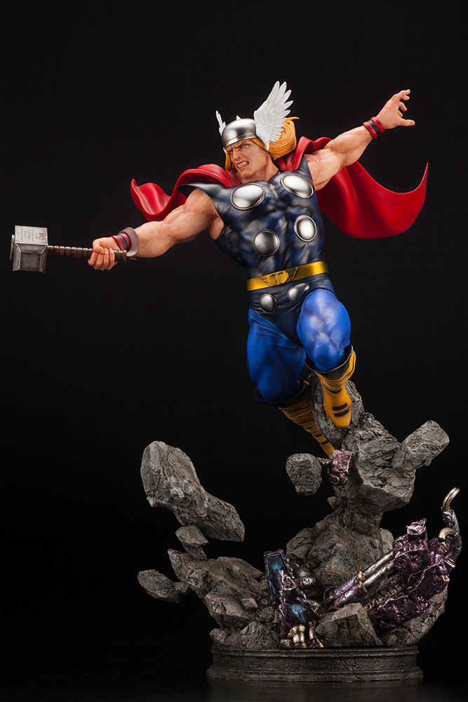 เปิดจอง : THOR AVENGERS FINE ART STATUE
