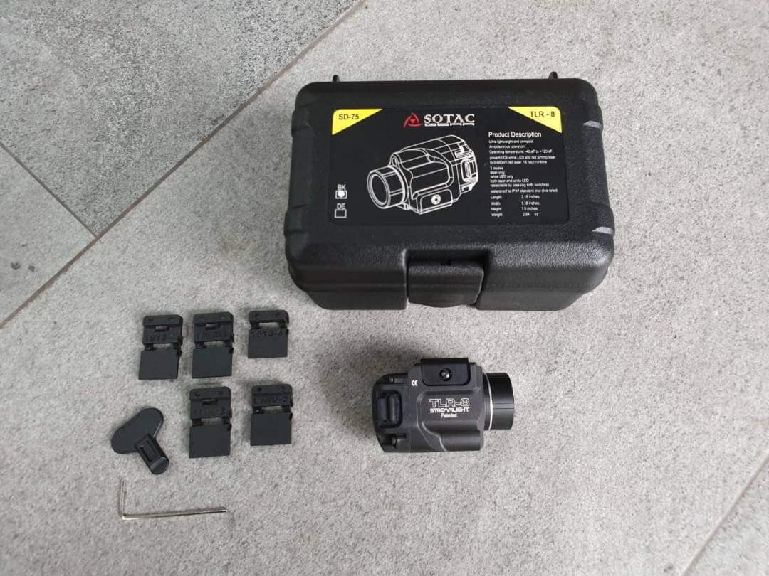ไฟฉาย SOTAC รุ่น TLR-8 ตัวเรือนผลิตจากอลูมิเนียมเกรดคุณภาพ หลอด LED ความสว่าง 500 lumens Laser : Red color 5 functions : Laser only/ LED only / Laser with LED/ Strobe/ Strobe + Laser Runtime : 1.5 hours. Battery : 1 * CR123A Battery ( ไม่ได้แถมมา ) Dimens