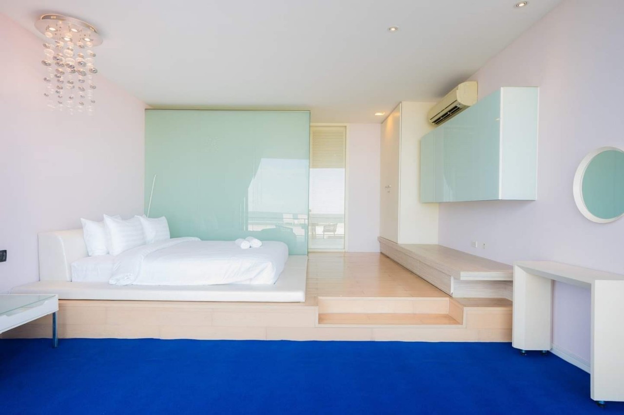 HR15049 บ้านพักติดทะเล The Breezy Beach Pool Villa Cha Am