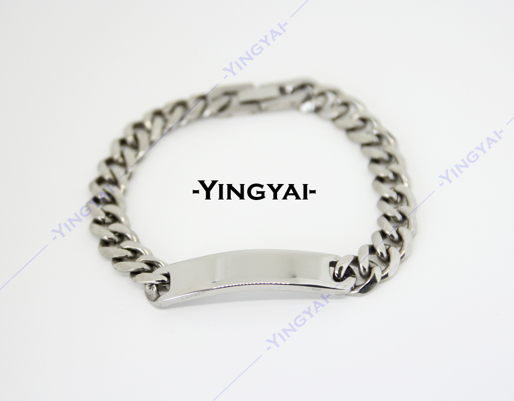 สร้อยข้อมือสแตนเลส แบบป้าย สลักชื่อฟรี
