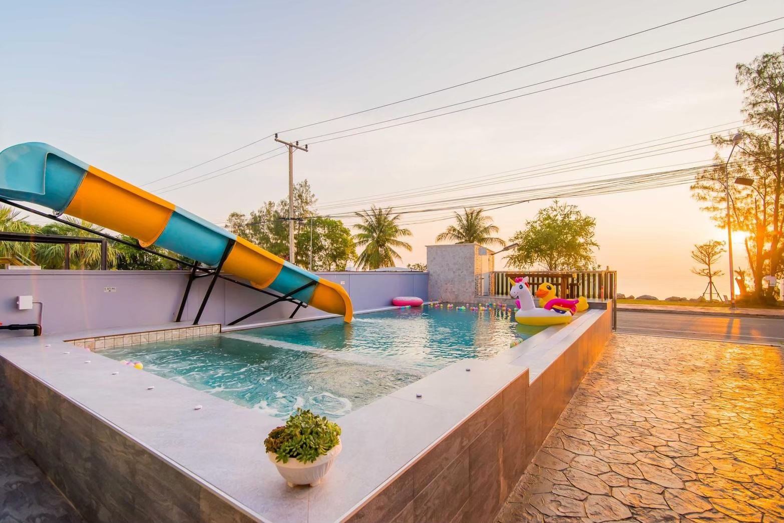 HR15063 บ้านพักติดทะเล The Blue Sky Villa Pranburi