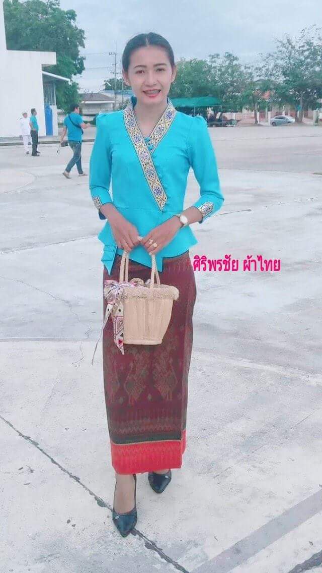 ภาพรีวิวว์จากลูค้า #ชุดสีฟ้าวันแม่ #เสื้อผ้าฝ้ายสีฟ้าวันแม่ #เสื้อไหมลาวสีฟ้า Cr. ครูจิ๋ว ปัทมา ขอบคุณมากค่ะ