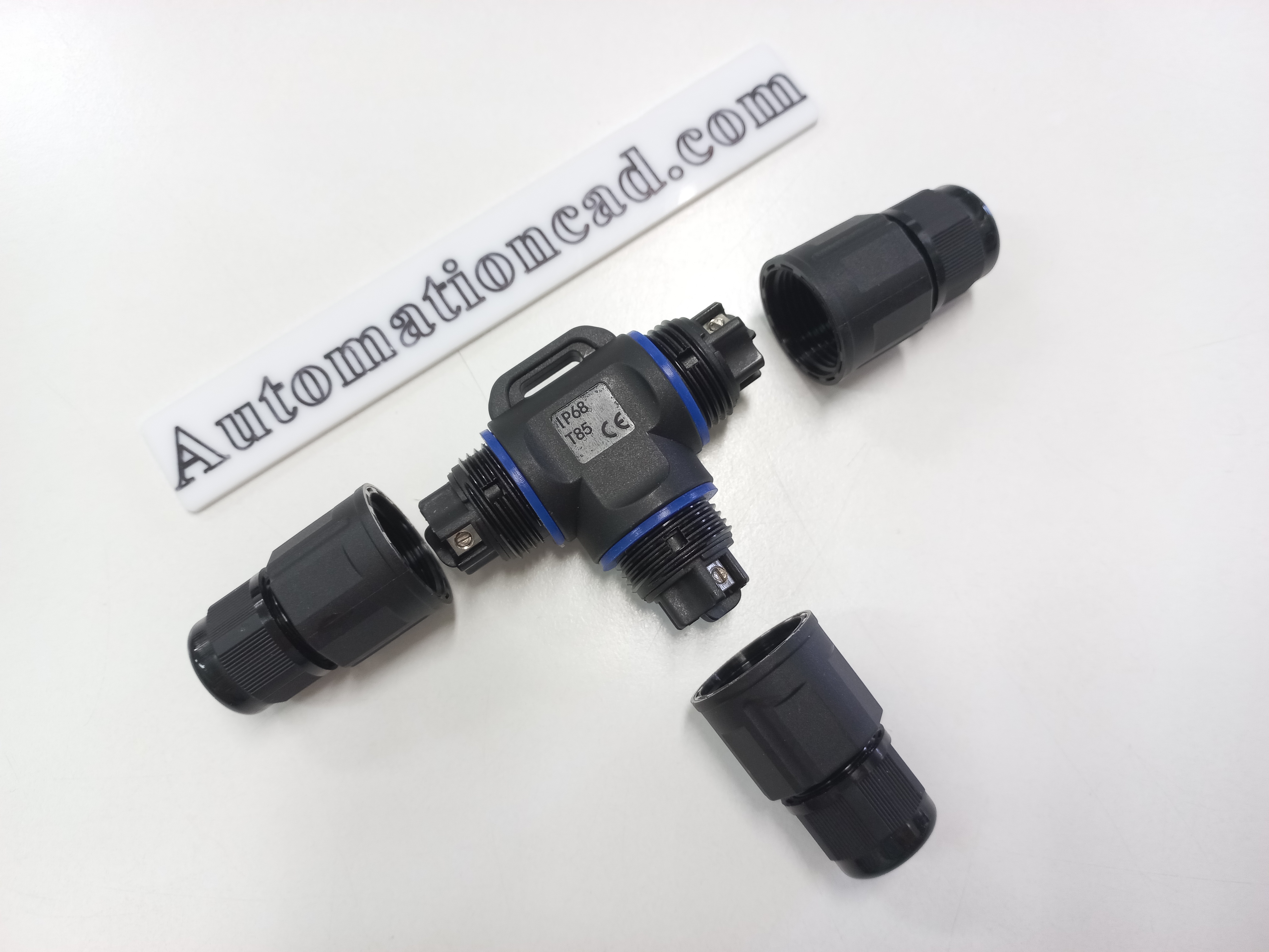 ข้อต่อสายไฟกันน้ำ แบบตัว T ใช้กับสายไฟฟ้า ขนาด 0.3 ถึง 1.5 mm² 3 เส้น แบบขันน็อต