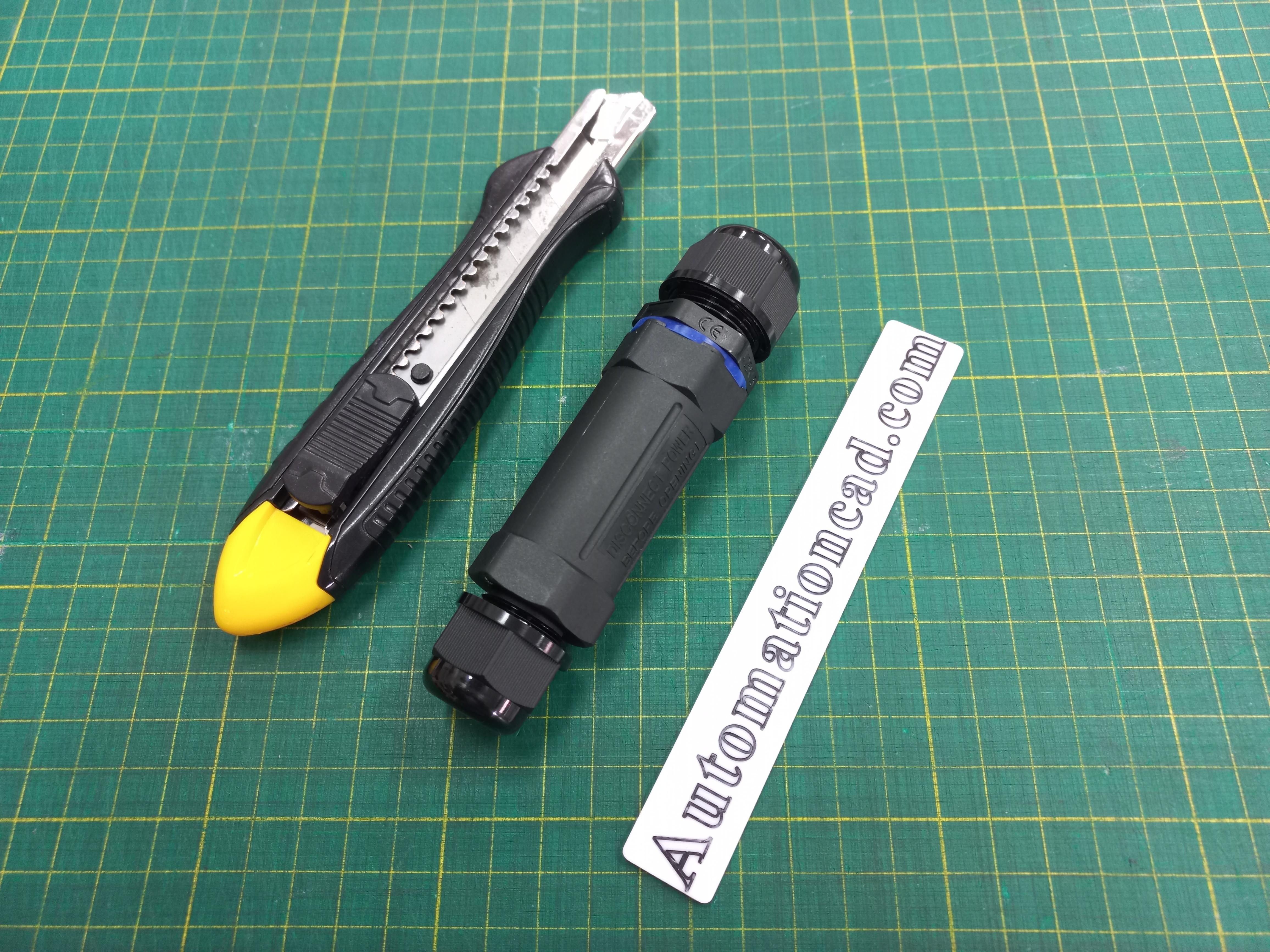 ข้อต่อสายไฟกันน้ำ ใช้กับสายไฟฟ้า ขนาด 0.5 ถึง 2.5 mm² 3 เส้น แบบขันน็อต