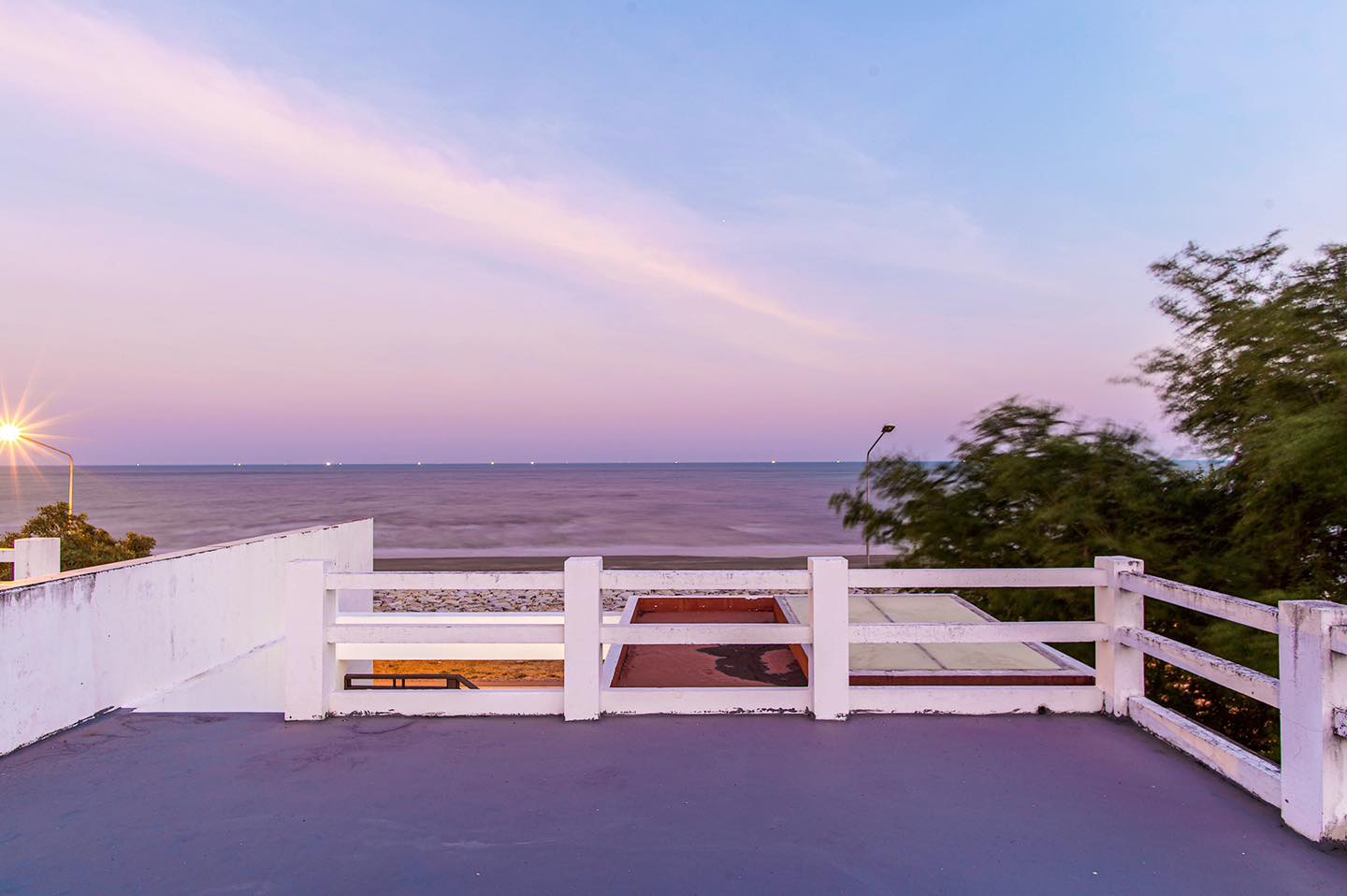 HR15072 บ้านพักติดทะเล The White Beach Villa Pranburi