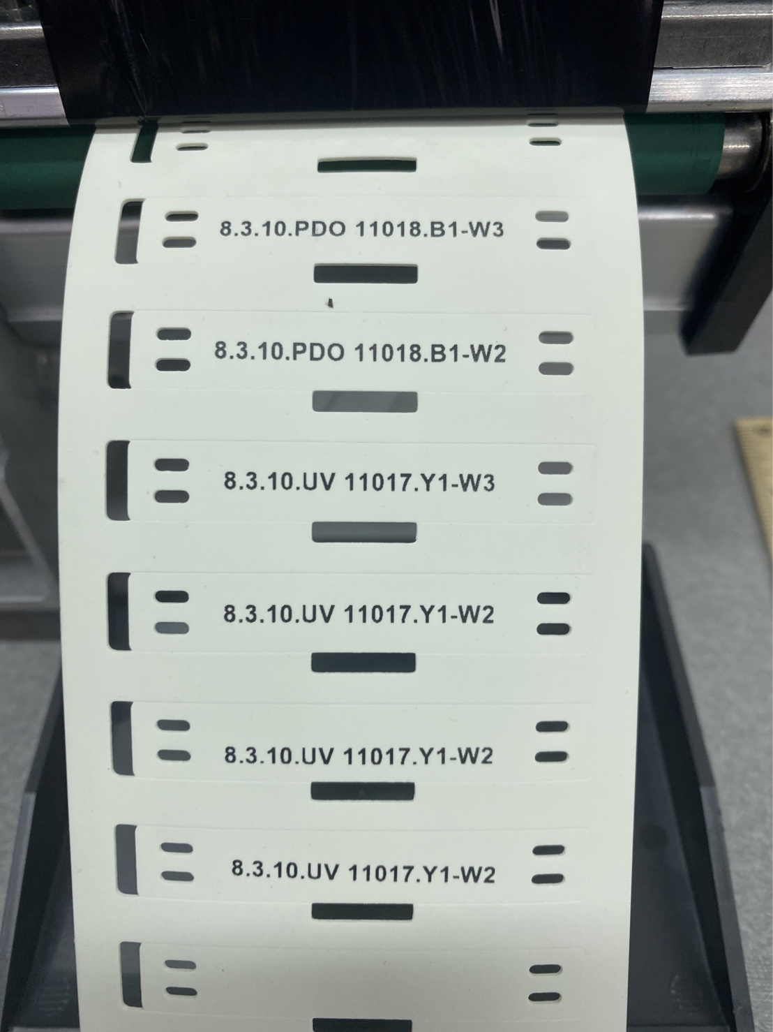 TAG มาร์คสายไฟ Polyurethane สีขาว เบอร์มาร์คสายไฟ CABLE MARKER