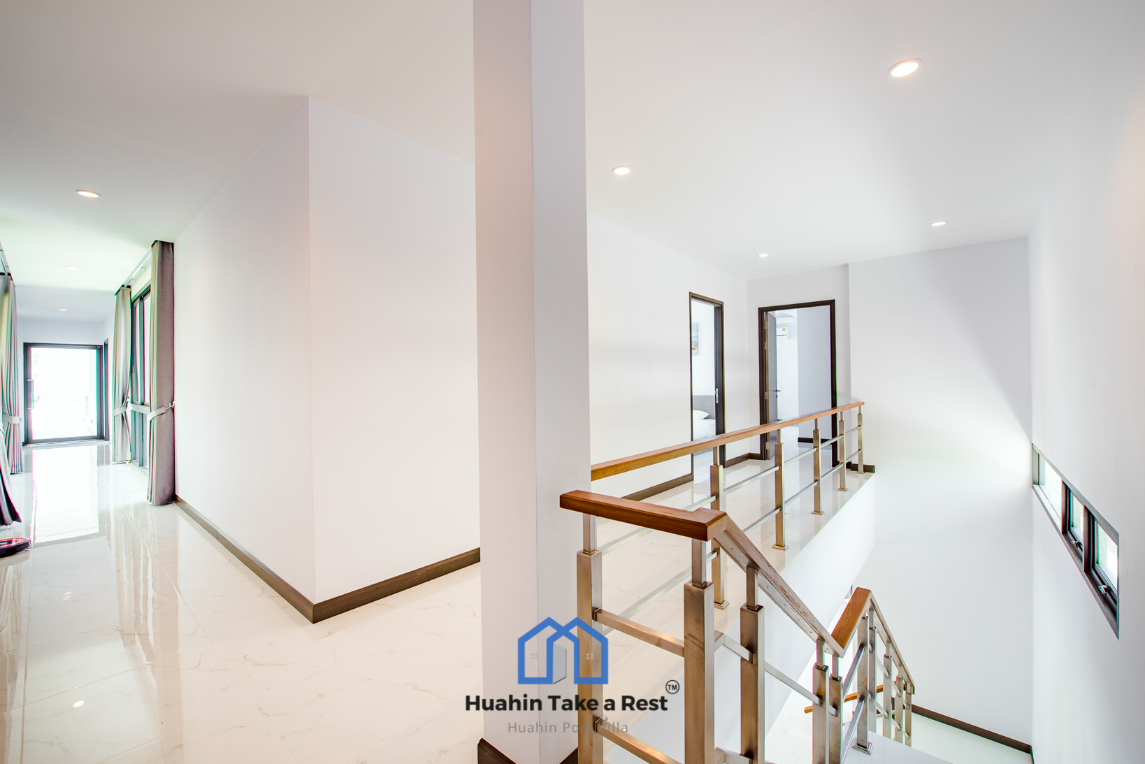 HR15039 บ้านพักติดทะเลหัวหิน The Premium Beach Villa Hua Hin