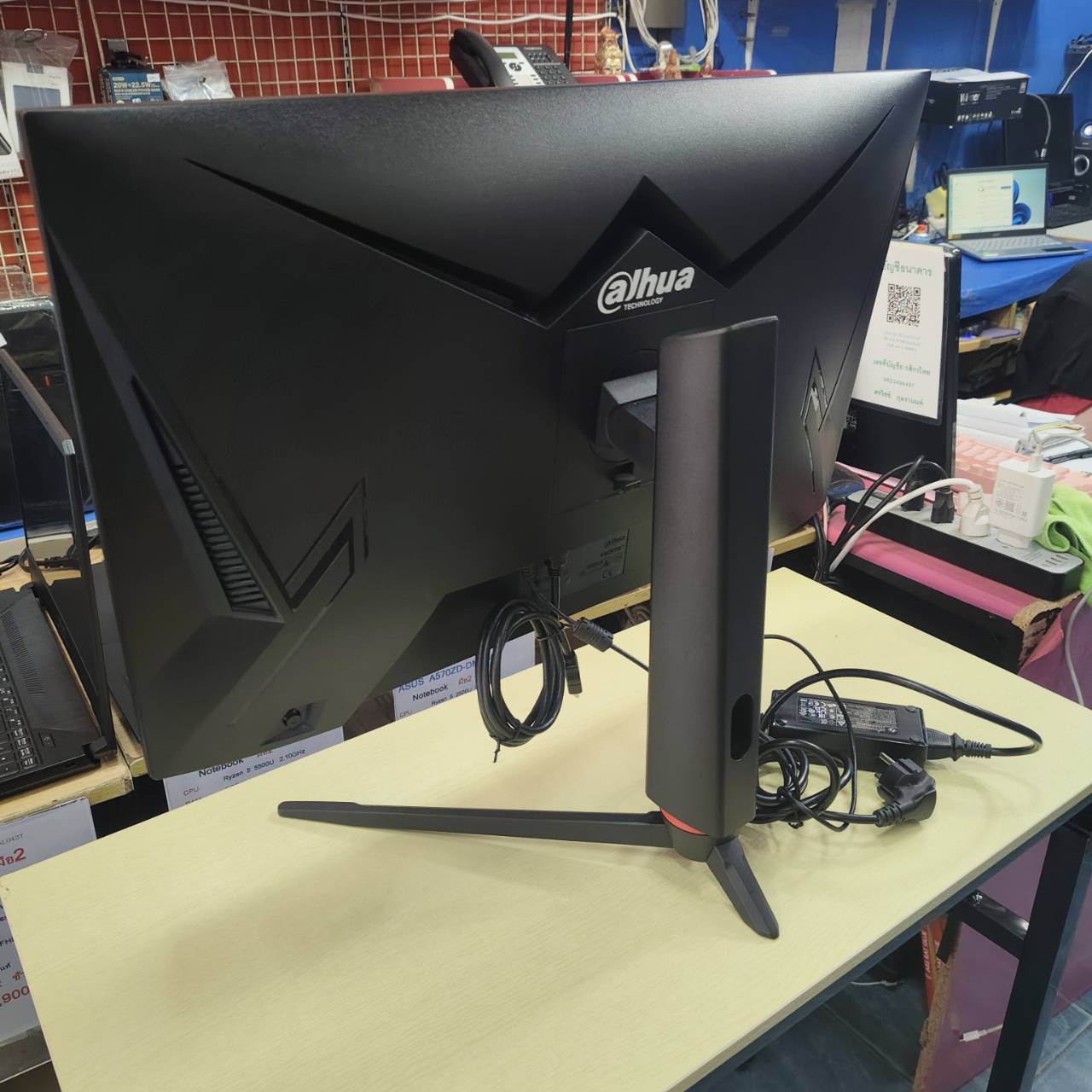 LED 27" DAHUA LM27-E331A IPS 2K 180Hz HDMI + DP + ลำโพงในตัว ประกันศูนย์ 28/4/2027