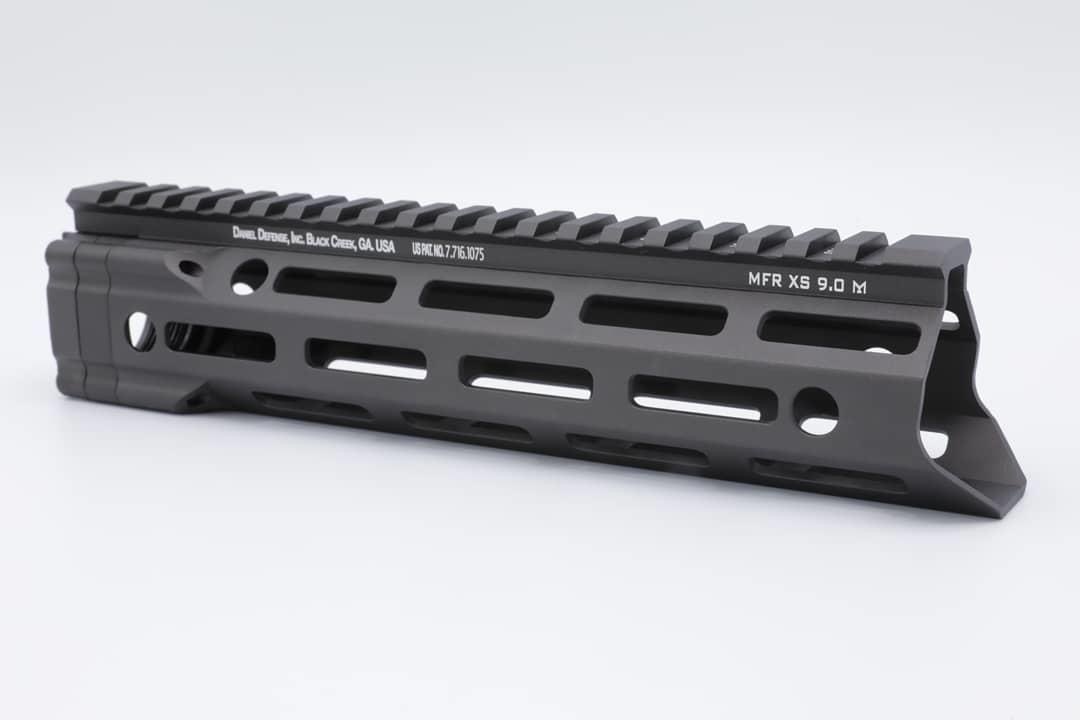 ชุดหน้า Danel Defense MFR XS ระบบรางM-Lock (ชุดหน้า MFR) สำหรับปืนตระกูล : M4/M16 เส้นผ่านศูนย์กลาง : 3.3 mm. มี3รุ่นให้เลือก ✔️รุ่นความยาว 7” (น้ำหนัก 175 กรัม) ✔️รุ่นความยาว 9” (น้ำหนัก 208 กรัม) ✔️รุ่นความยาว 13.5” (น้ำหนัก 277 กรั