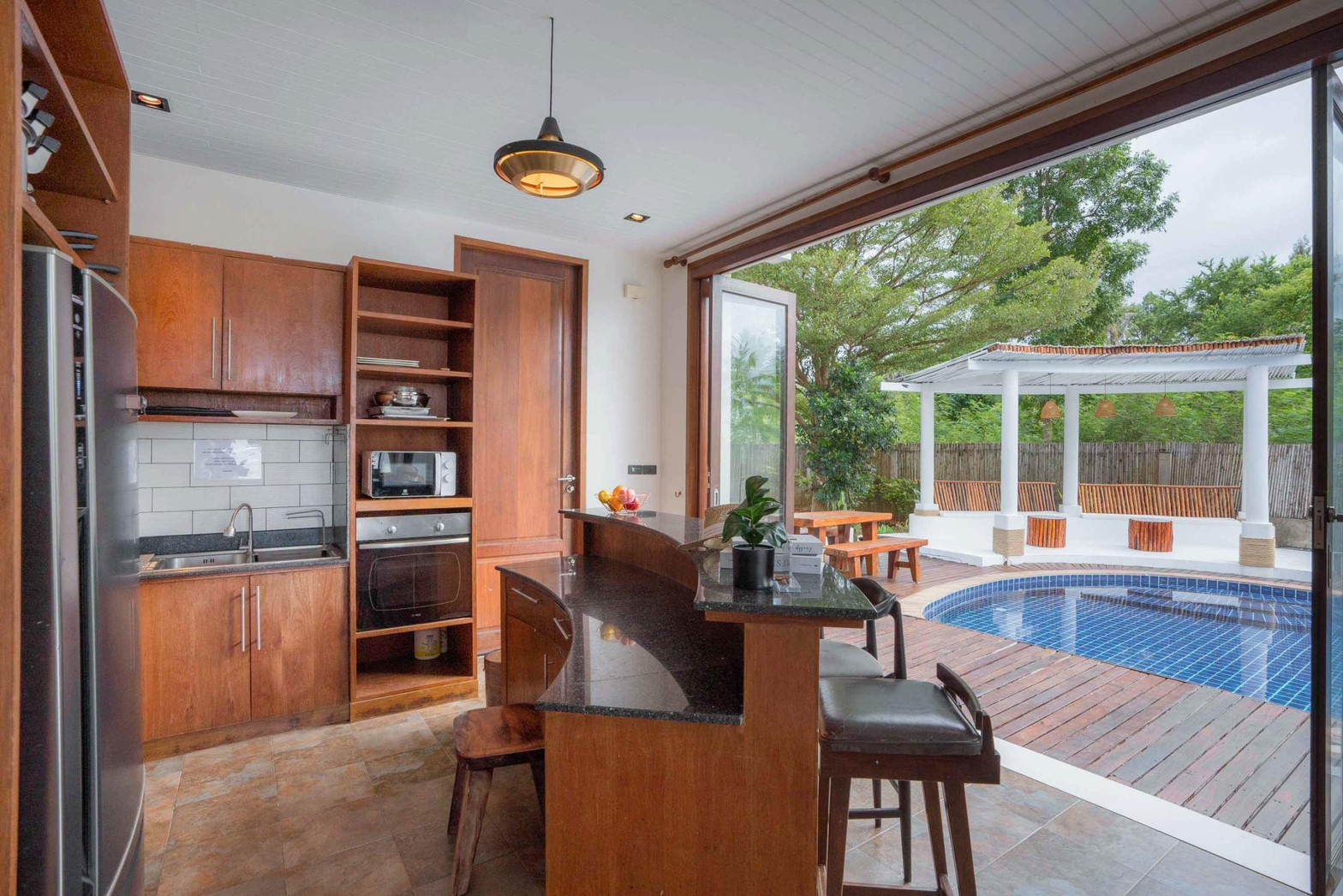 HR15061 บ้านพักติดทะเล The Pamila Beach Villa Kuiburi