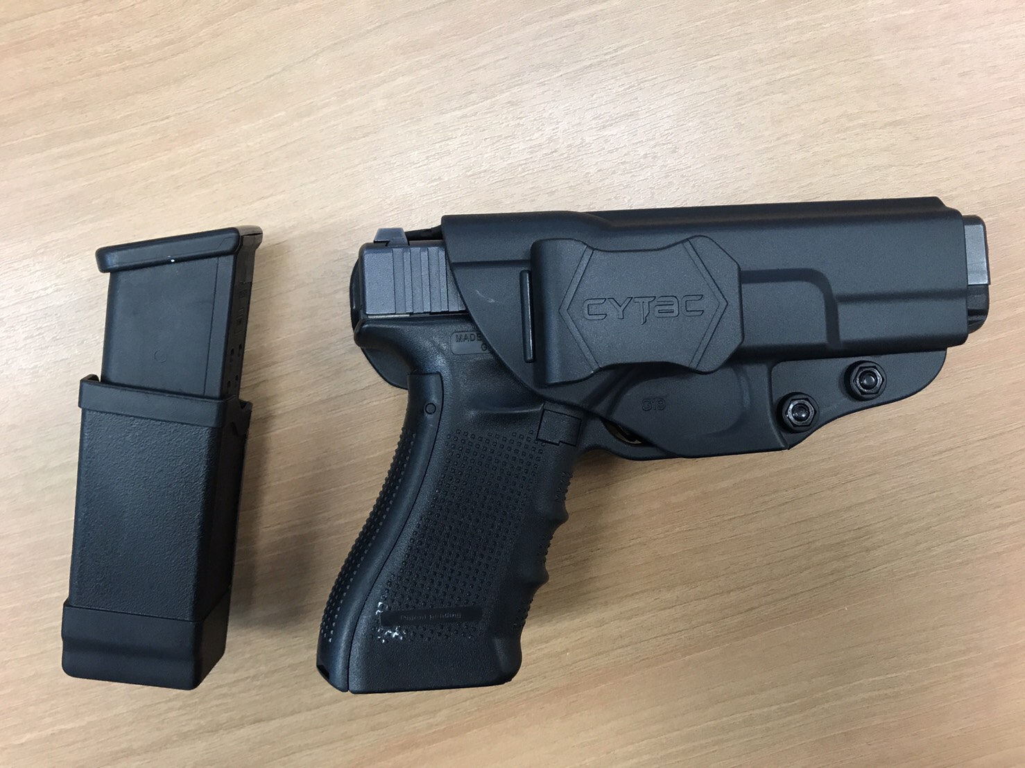 New.ซองปืนพกใน / ซองปืนพกนอก CYTAC Glock IWB Holster Fits Glock 17, 19, 23, 32, 43 (Gen 1, 2, 3, 4) ล๊อคอัตโนมัติ ผลิตจากโพลิเมอร์เนื้อดี Product Line INSIDE THE WAISTBAND HOLSTER มีทั้งซองปืนพกในและพกนอก เป็นที่นิยมในอเมริกา ราคาพิเศษ