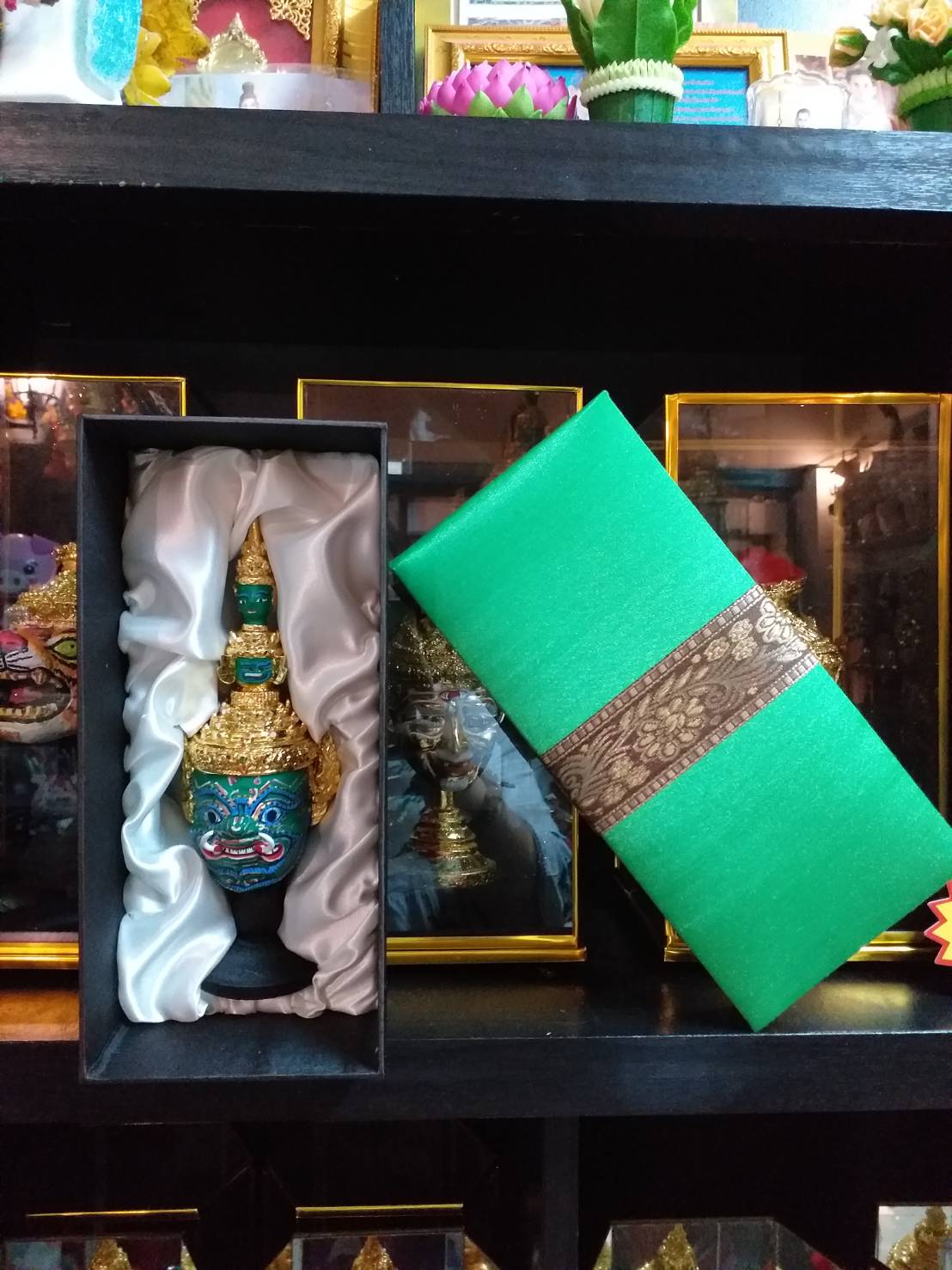 หัวโขนเล็ก พร้อมกล่องผ้าไหม