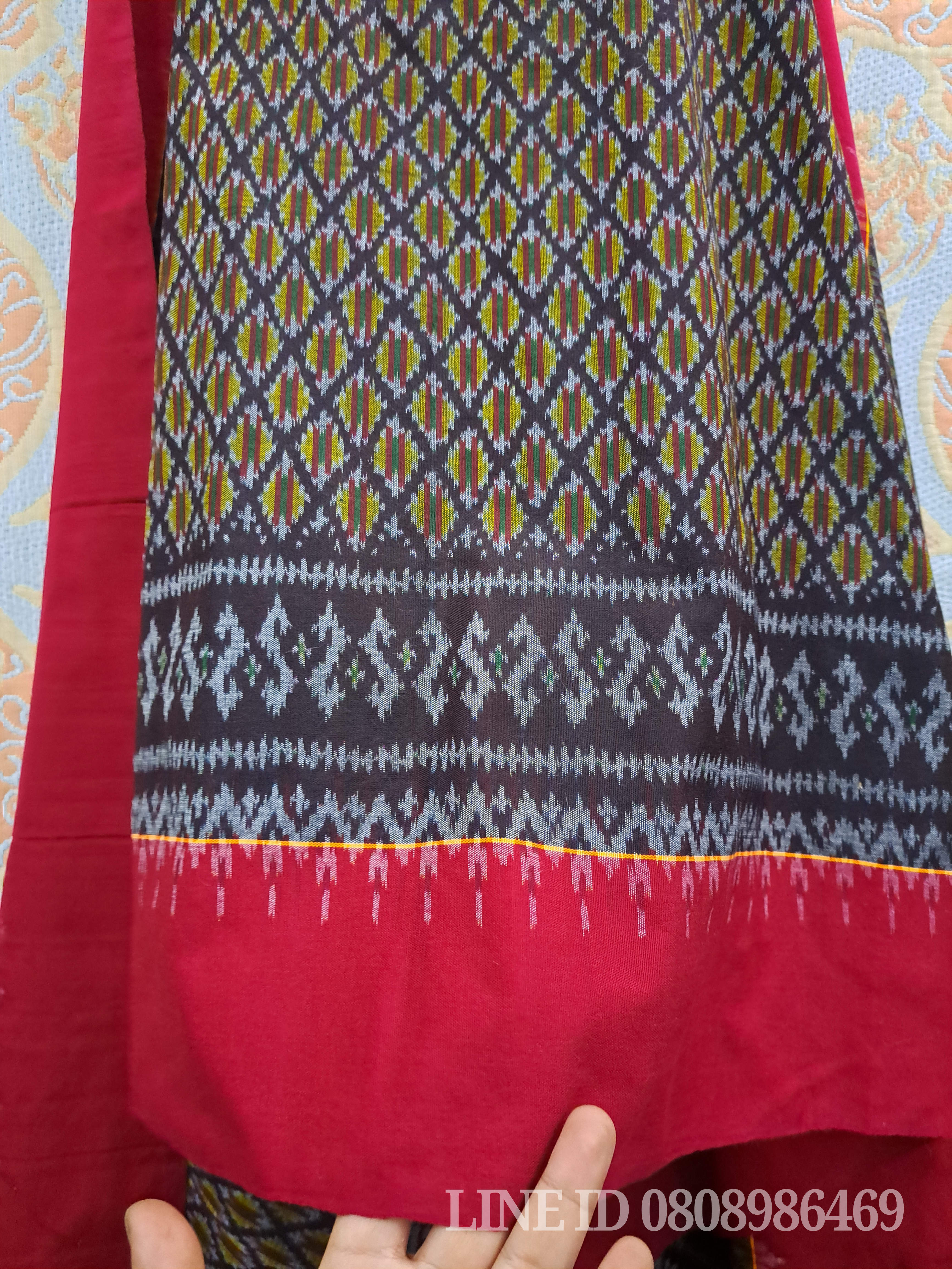 ผ้ามัดหมี่ตีนแดง ผ้าซิ่นตีนแดง ผ้าฝ้ายตีนแดง ผ้าทอพื้นเมือง บุรีรัมย์ ลายอัปสรามงกุฎกุญชร 2 เมตร
