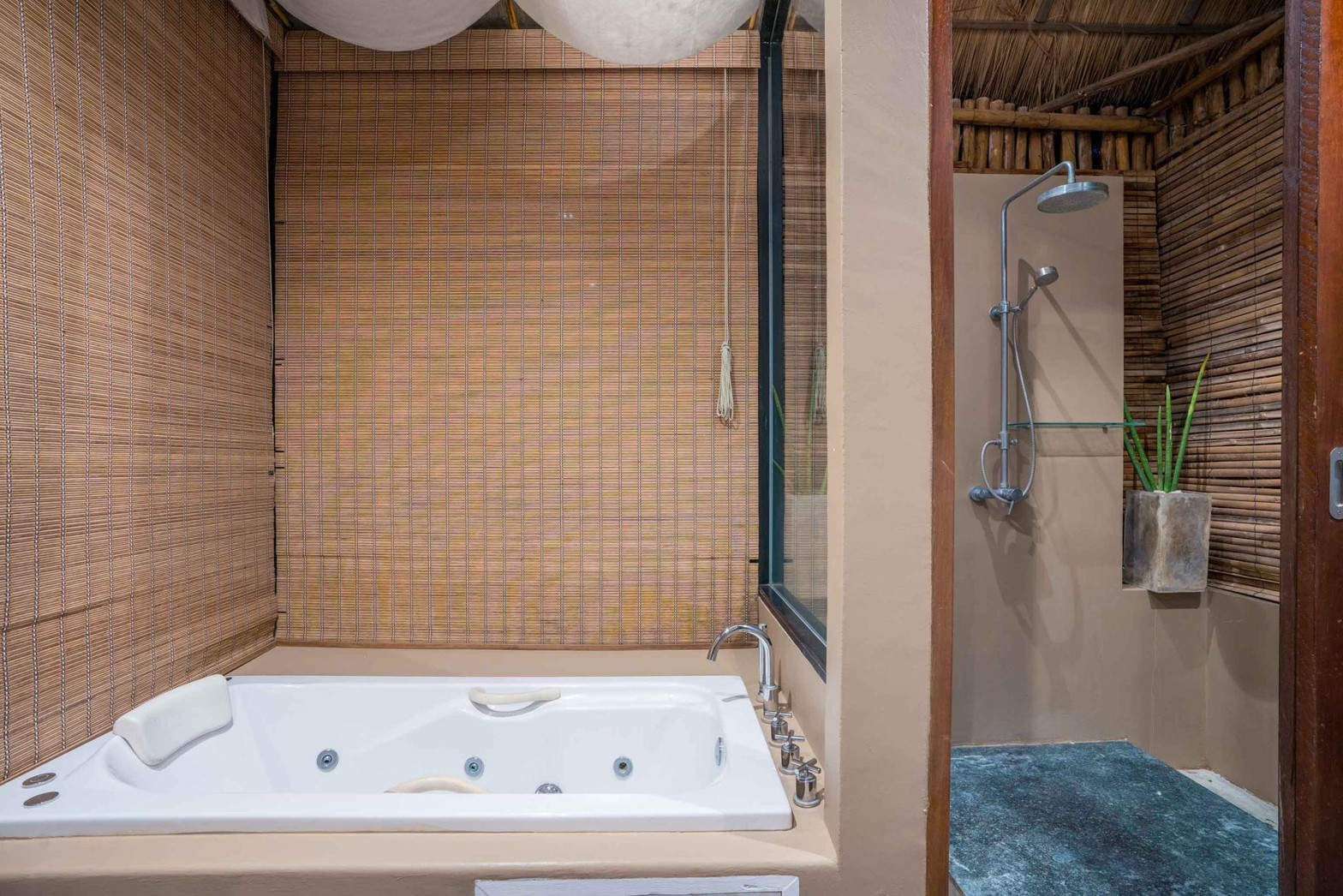 HR15061 บ้านพักติดทะเล The Pamila Beach Villa Kuiburi