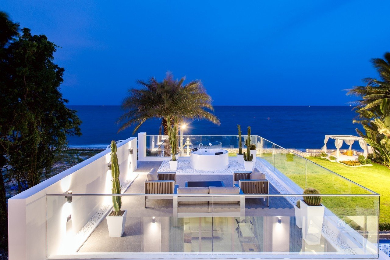 HR15030 บ้านพักติดทะเล The Vacation Beach Pool Villa Cha Am