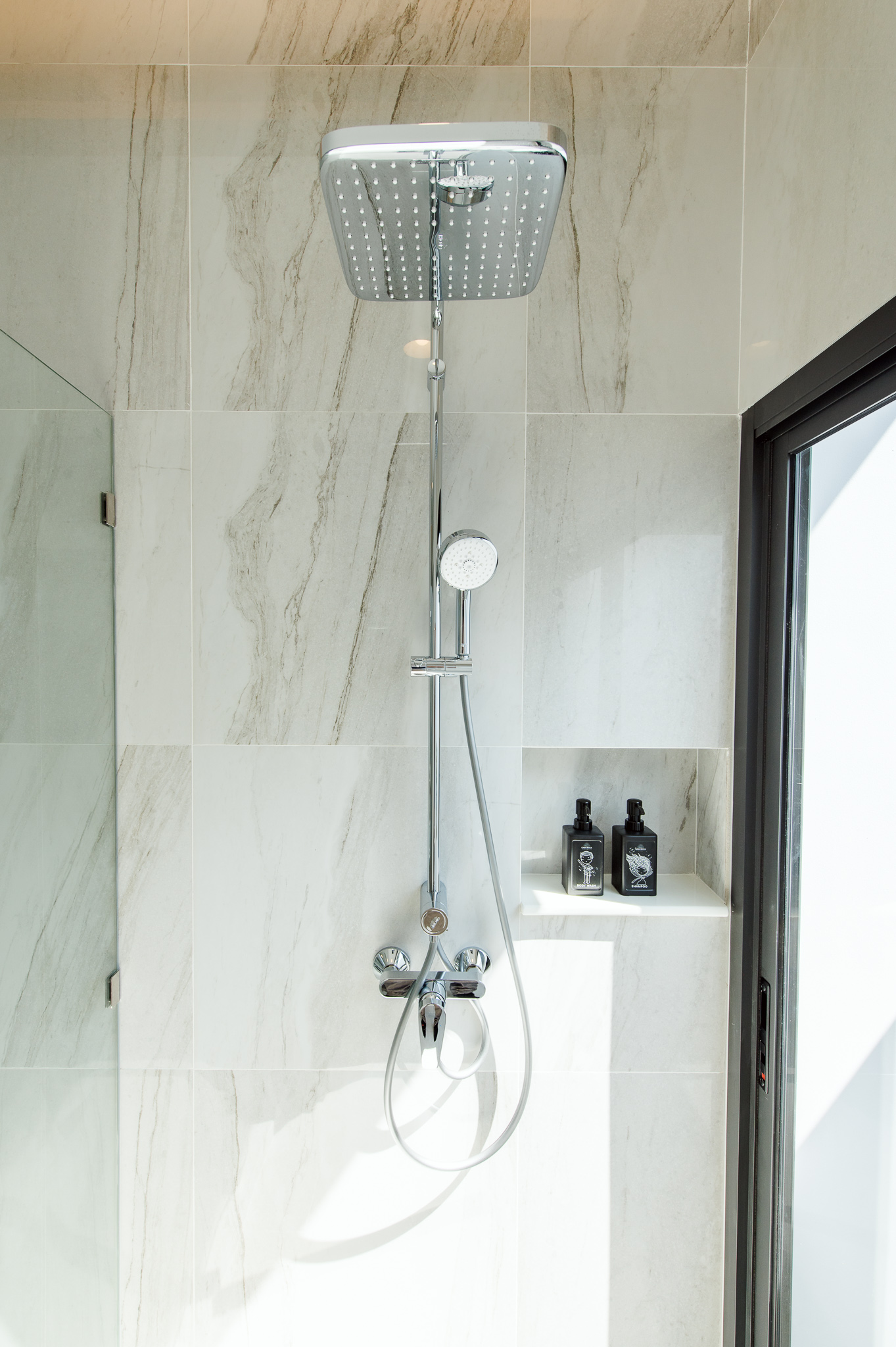 HR15066 บ้านพักติดทะเลหัวหิน The Casa Rocca Beach Villa HuaHin