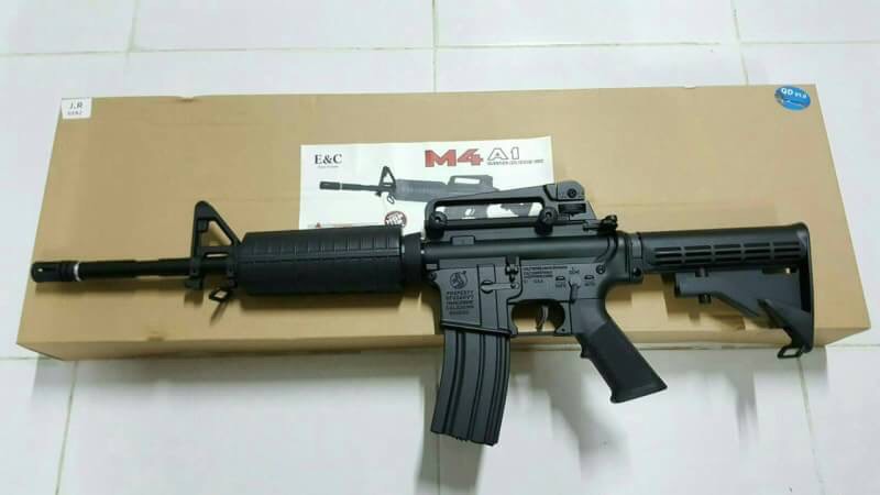New.E&C M4A1 ปืนยาวไฟฟ้า (ตระกูลM4) JR Custom Gen.2 เวอร์ชั่น JR Custom เจนทูหรือเจนสองคือ ปืนที่ทำการอัพเกรดอุปกรณ์ภายในมาจากโรงงาน อุปกรณ์ที่ทางโรงงานอัพเกรดมาได้แก่ -ลูกสูบฟันเหล็กจากโรงงาน เหนียว ทน -บูทแบริ่ง8มม อย่างดี จากโรงงาน ทน แน่นอ ราคาพิเศษ