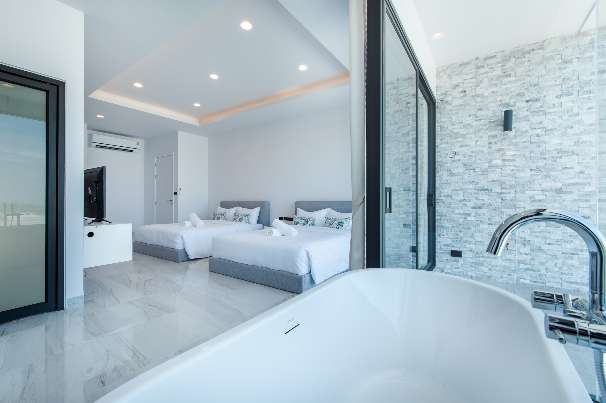 HR15066 บ้านพักติดทะเลหัวหิน The Casa Rocca Beach Villa HuaHin