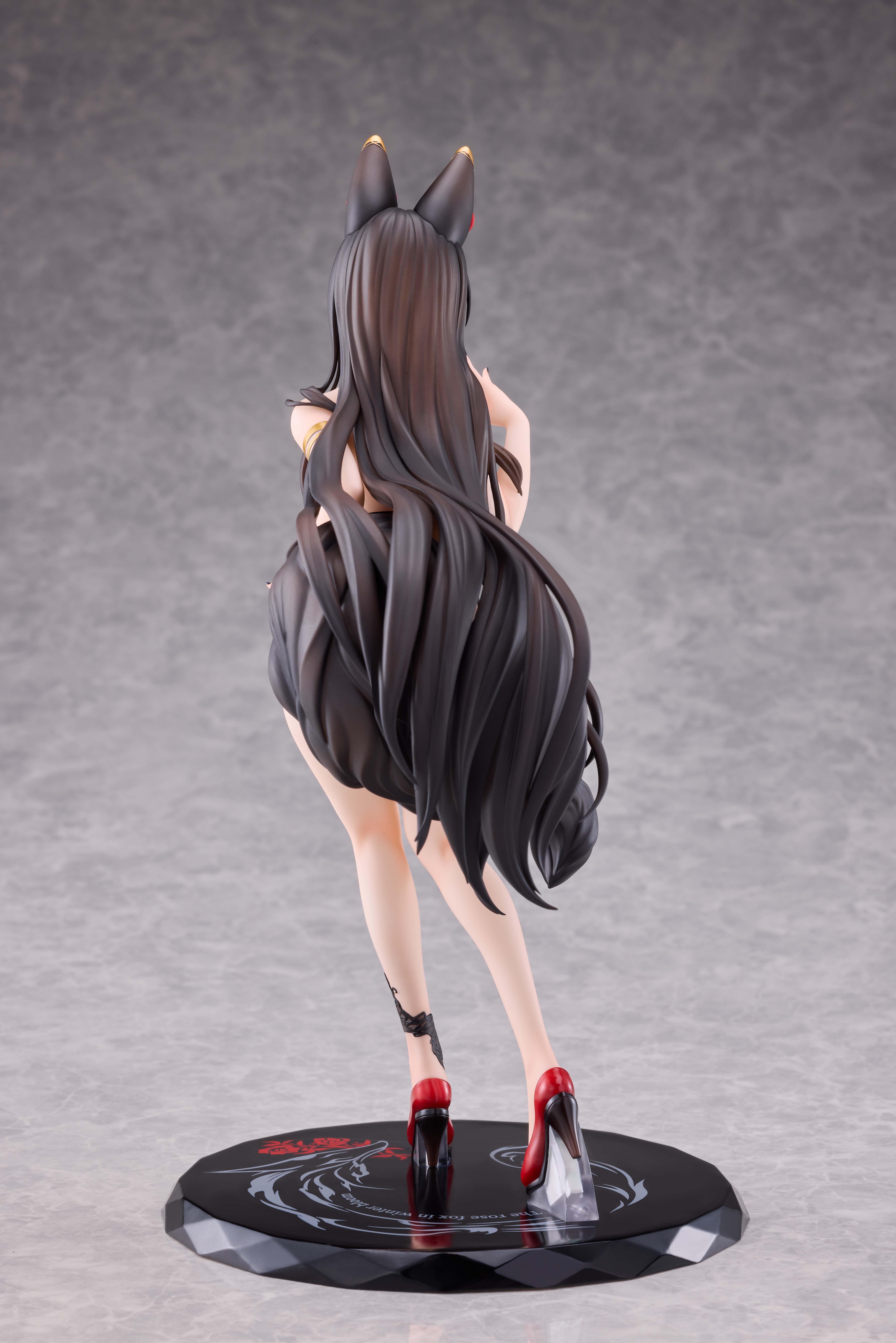 เปิดจอง : Rose Fox Lady