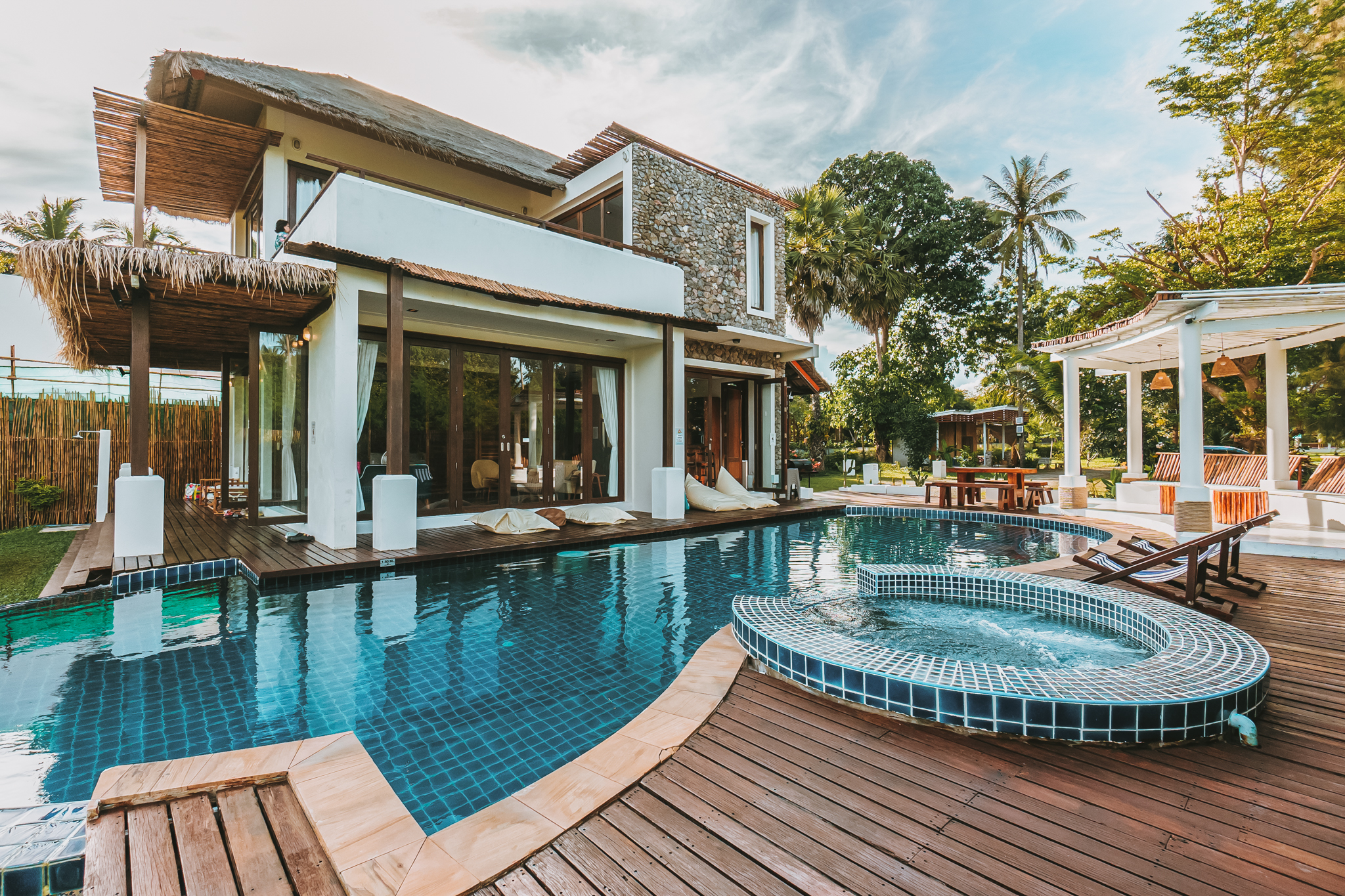 HR15061 บ้านพักติดทะเล The Pamila Beach Villa Kuiburi